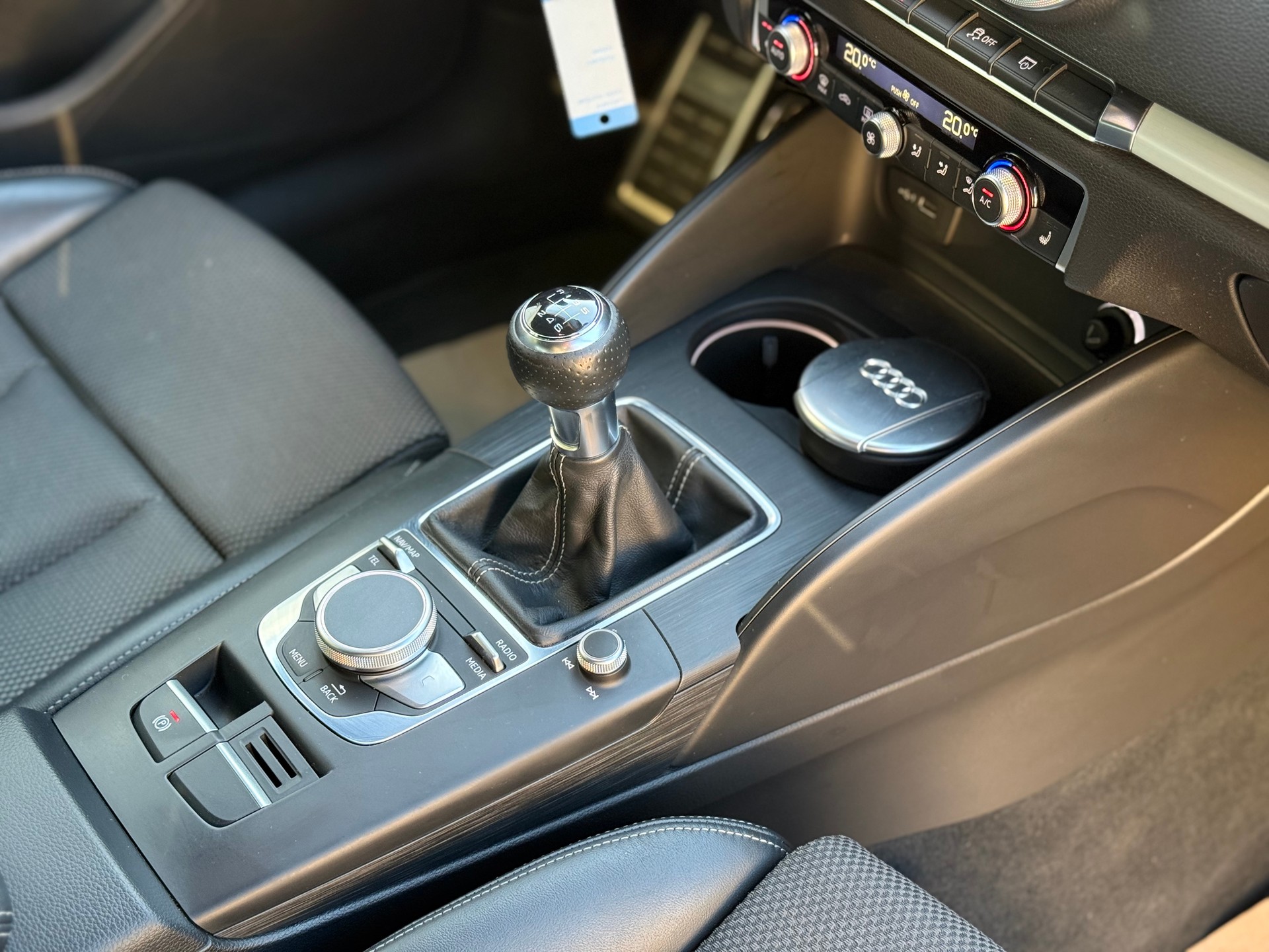 AUDI A3 Sportback 35 TFSI Sport Attraction-image-16