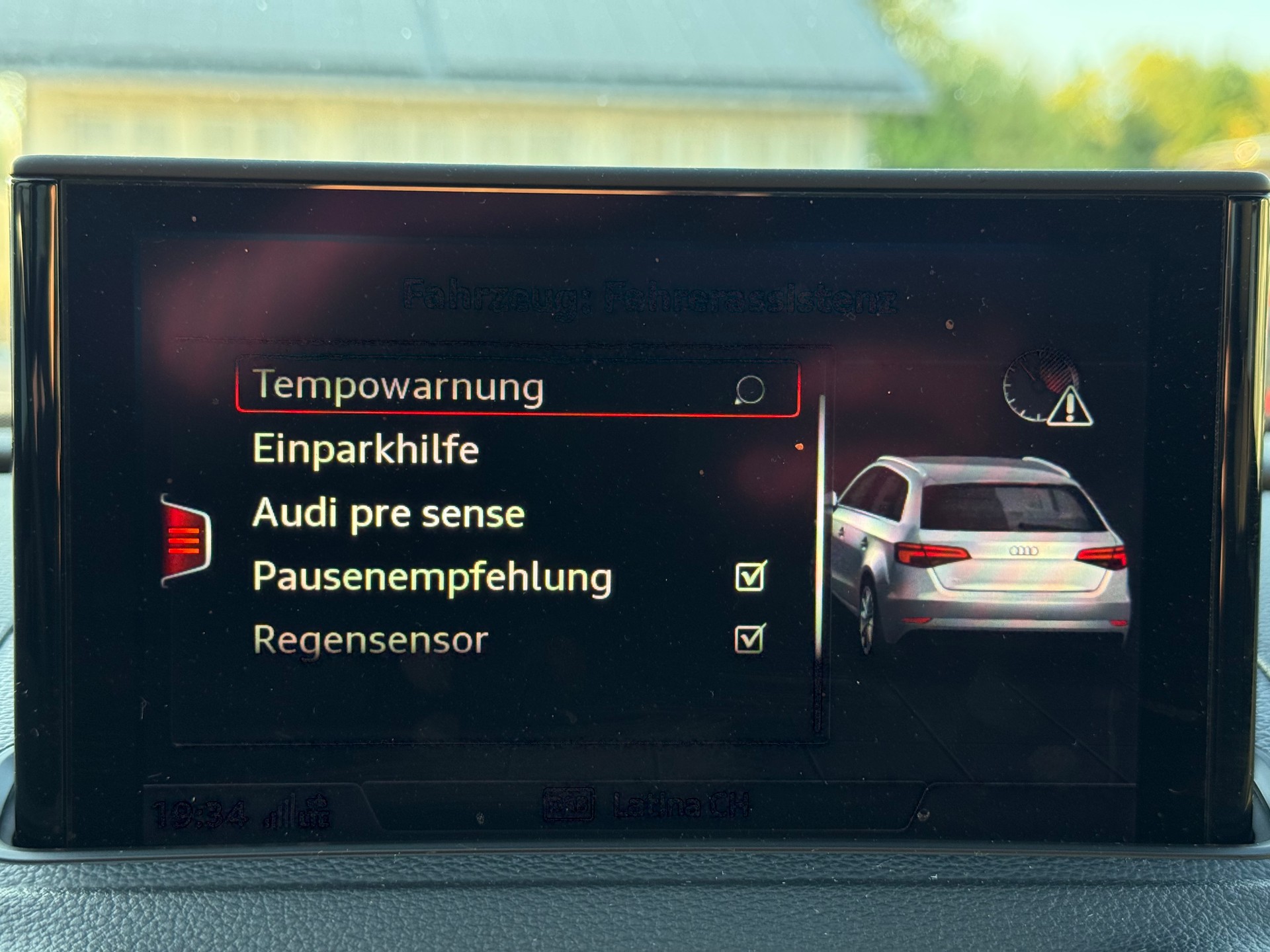 AUDI A3 Sportback 35 TFSI Sport Attraction-image-22