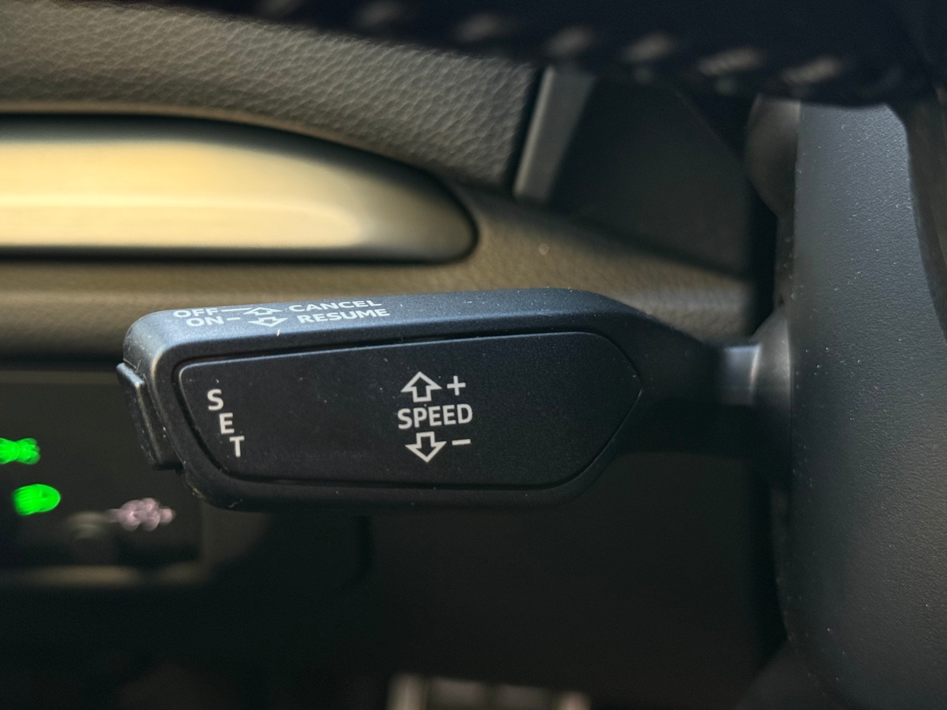 AUDI A3 Sportback 35 TFSI Sport Attraction-image-19