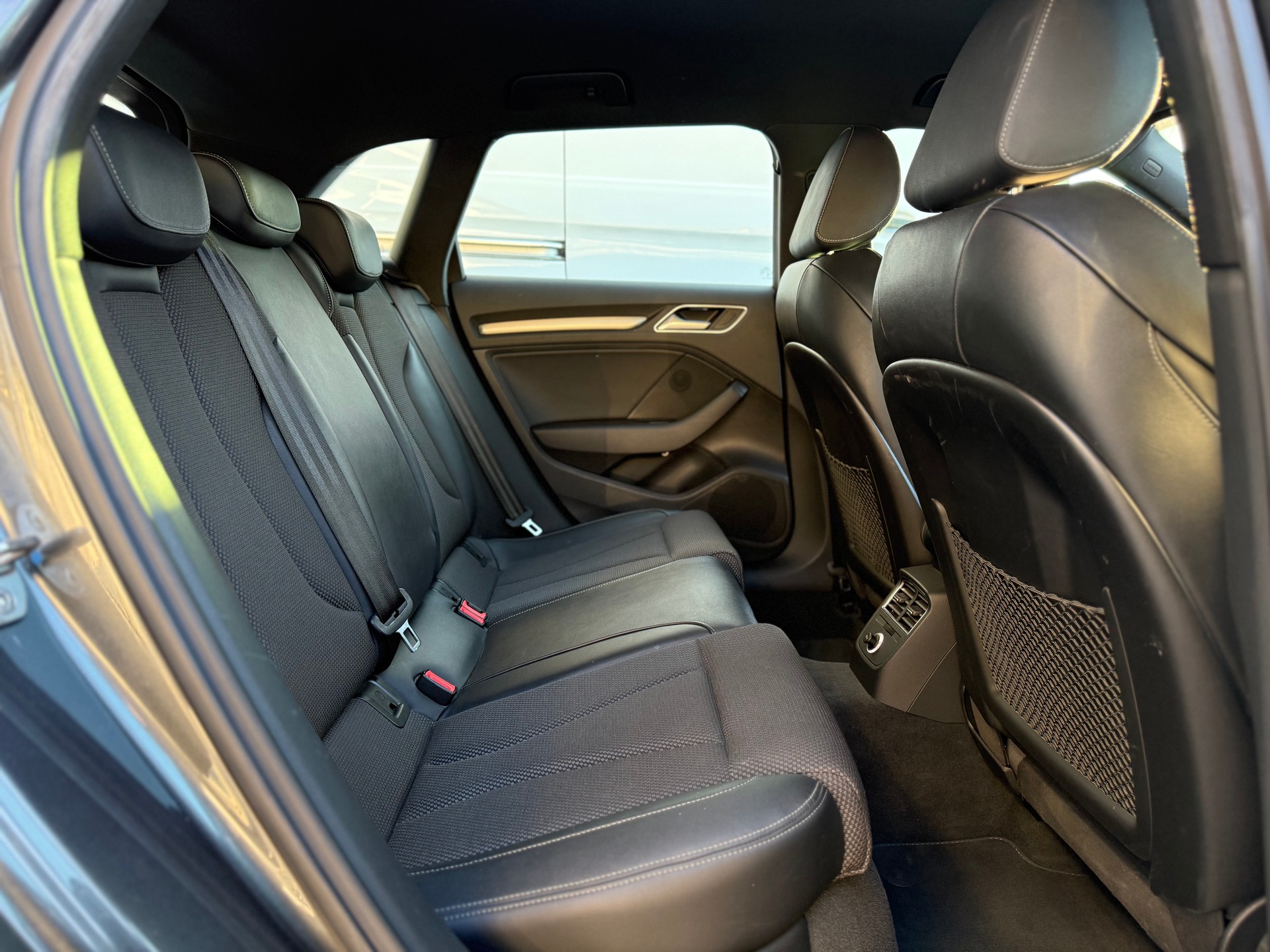 AUDI A3 Sportback 35 TFSI Sport Attraction-image-12