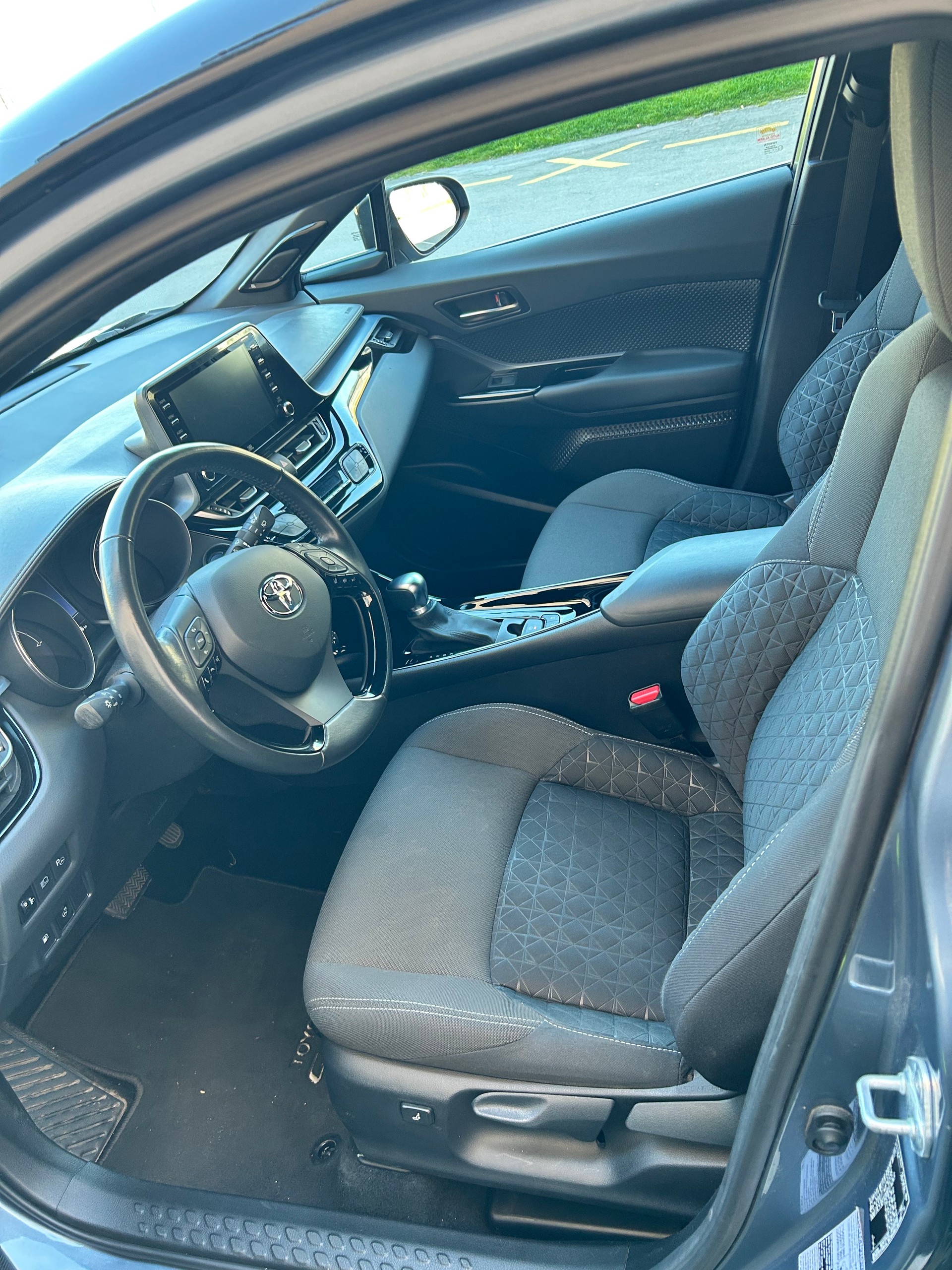 TOYOTA C-HR 2.0 HSD CVT Trend-image-4
