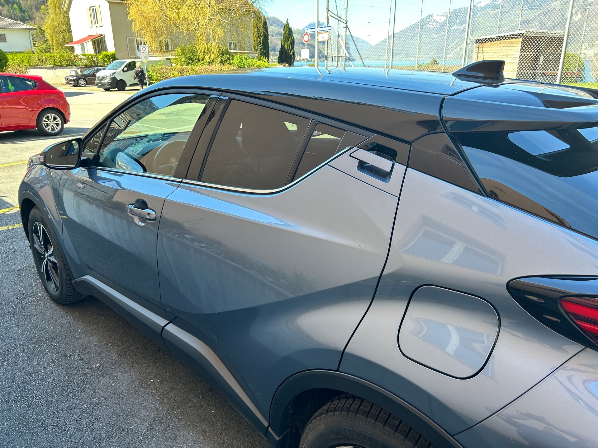 TOYOTA C-HR 2.0 HSD CVT Trend-image-2