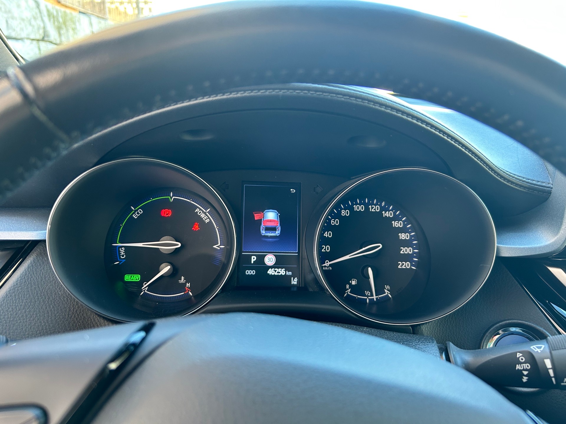 TOYOTA C-HR 2.0 HSD CVT Trend-image-1