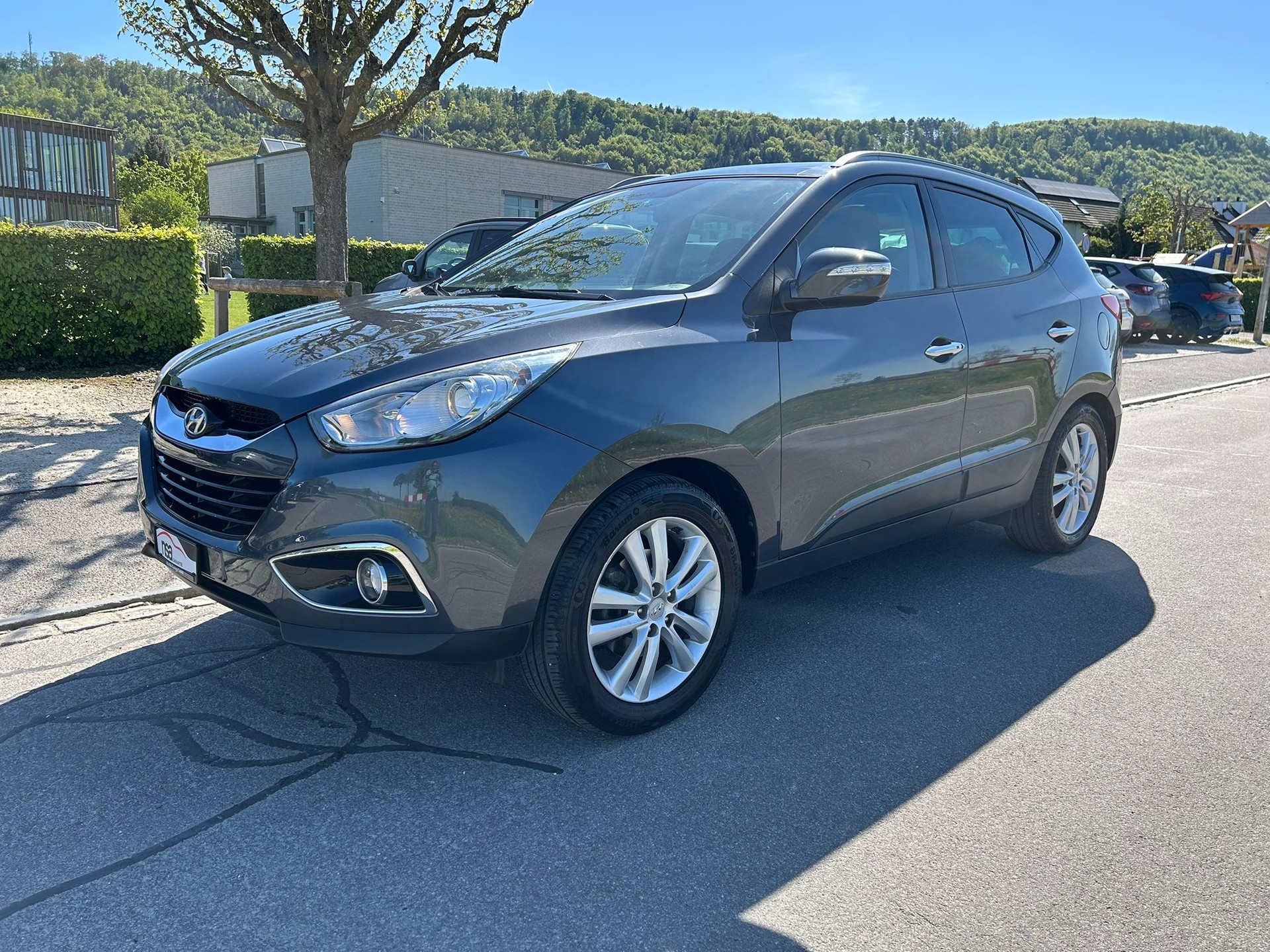 HYUNDAI iX 35 2.0 CRDi Premium 4WD Automatic-image-2
