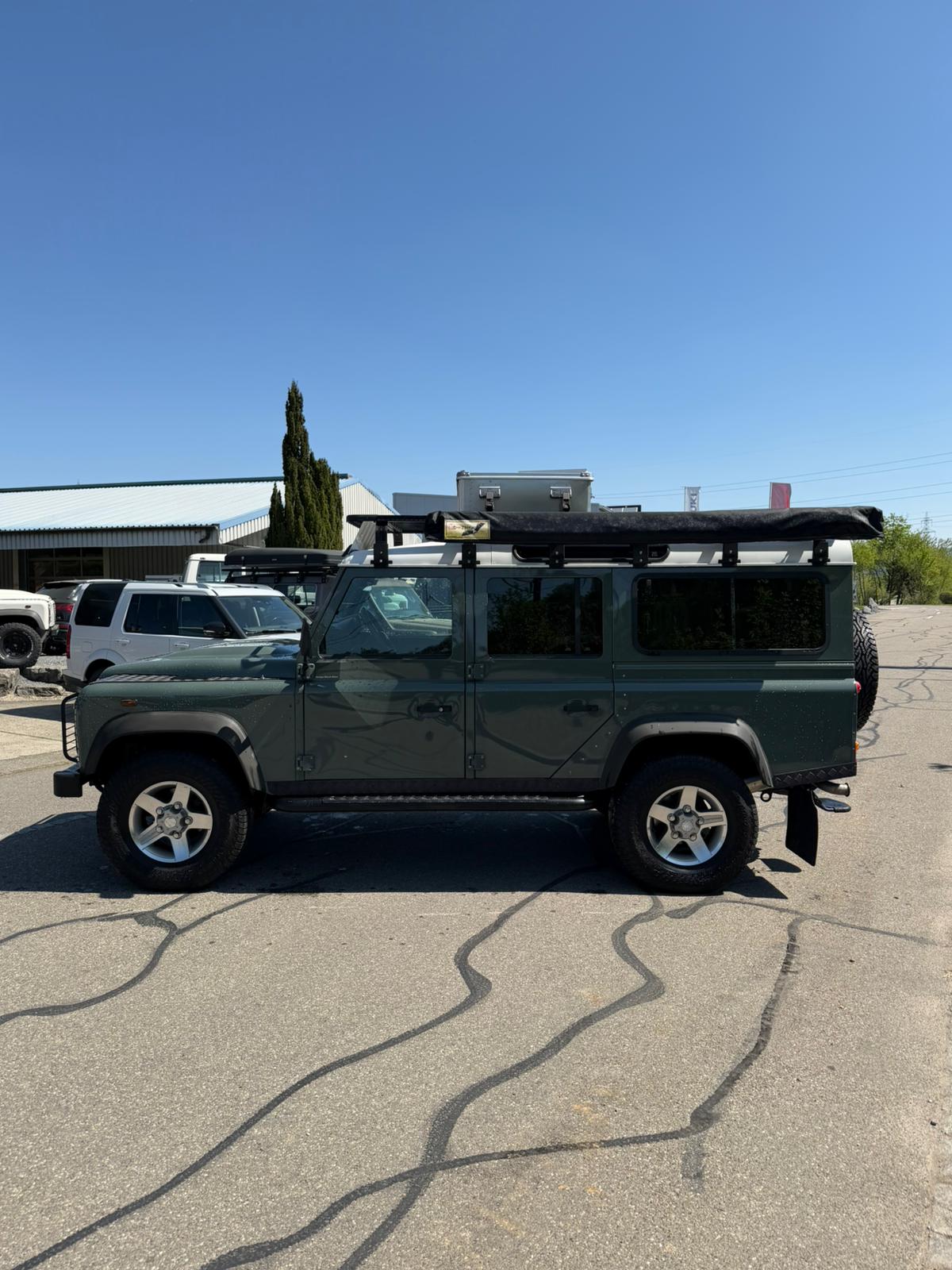 LAND ROVER Defender 110 2.4 Td4 Station Wagon-image-1