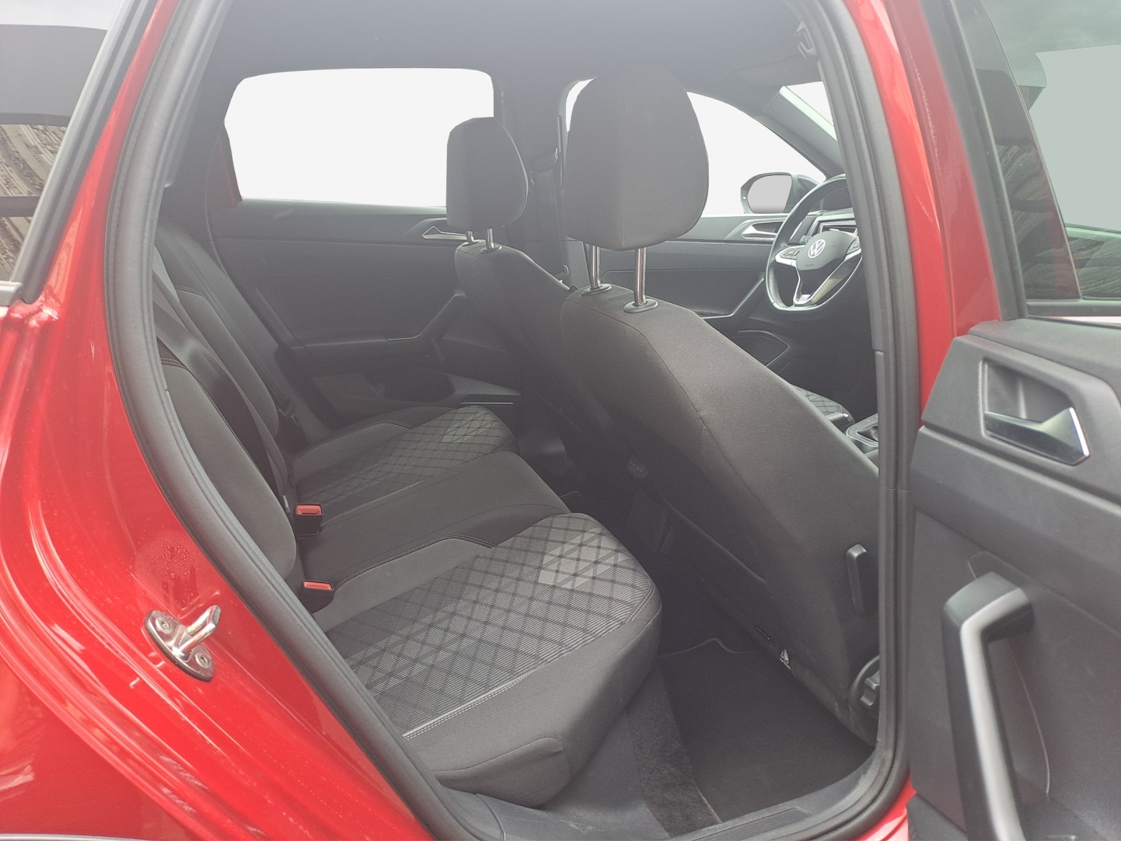 VW Taigo 1.0 TSI R-Line DSG-image-10