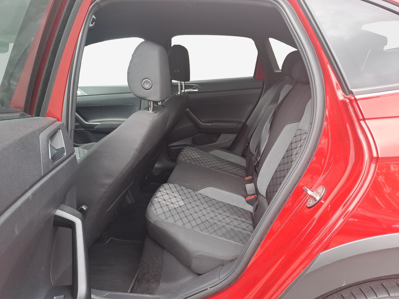 VW Taigo 1.0 TSI R-Line DSG-image-8