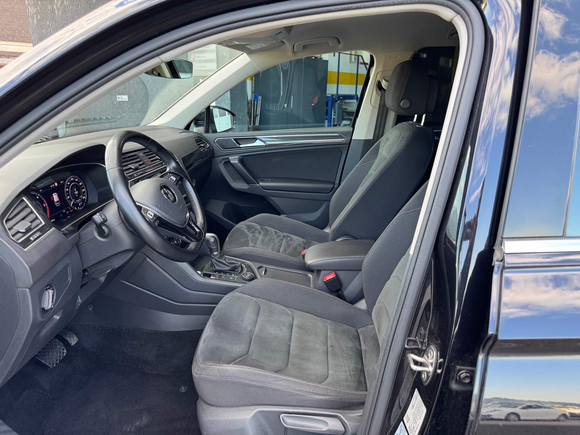 VW Tiguan 2.0 TDI SCR Highline4Motion DSG-image-6