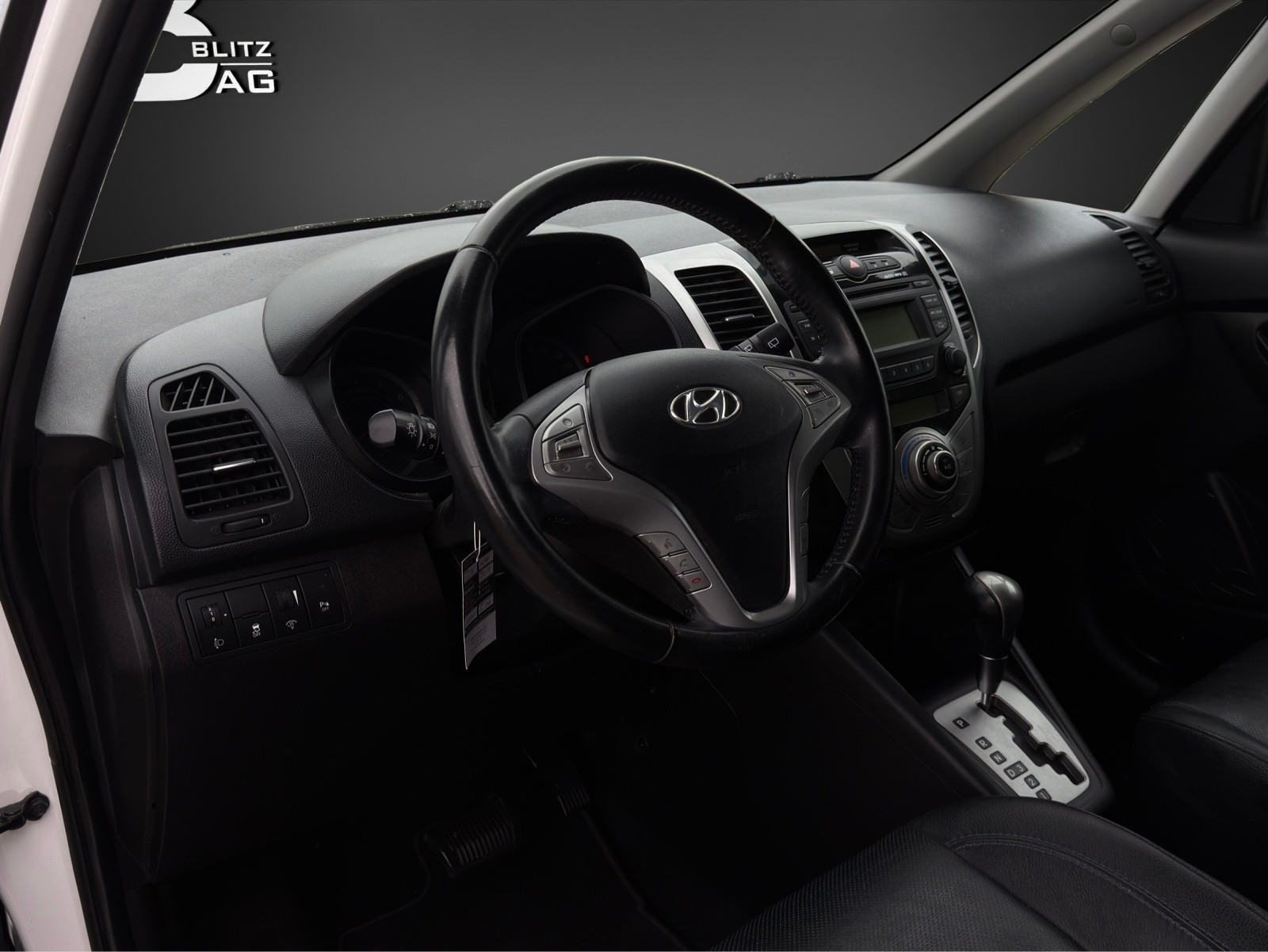 HYUNDAI iX20 1.6 Premium Automatic-image-7