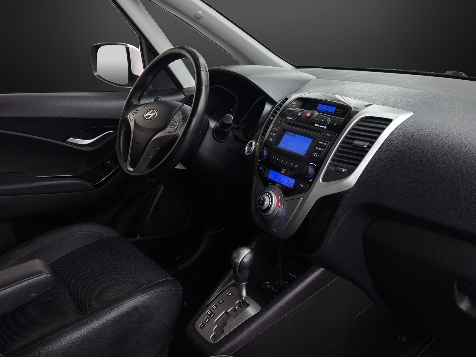 HYUNDAI iX20 1.6 Premium Automatic-image-9