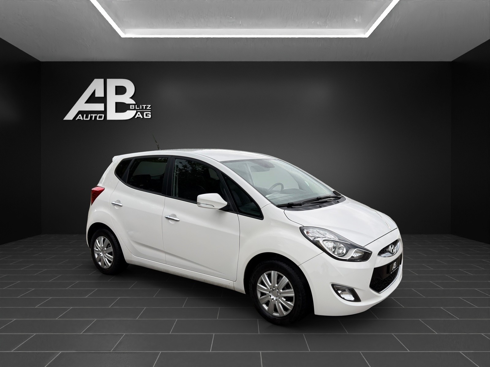 HYUNDAI iX20 1.6 Premium Automatic-image-5