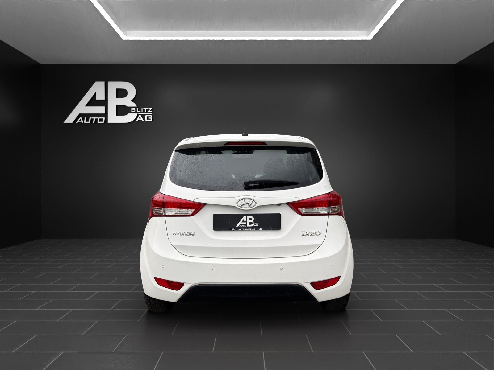 HYUNDAI iX20 1.6 Premium Automatic-image-3