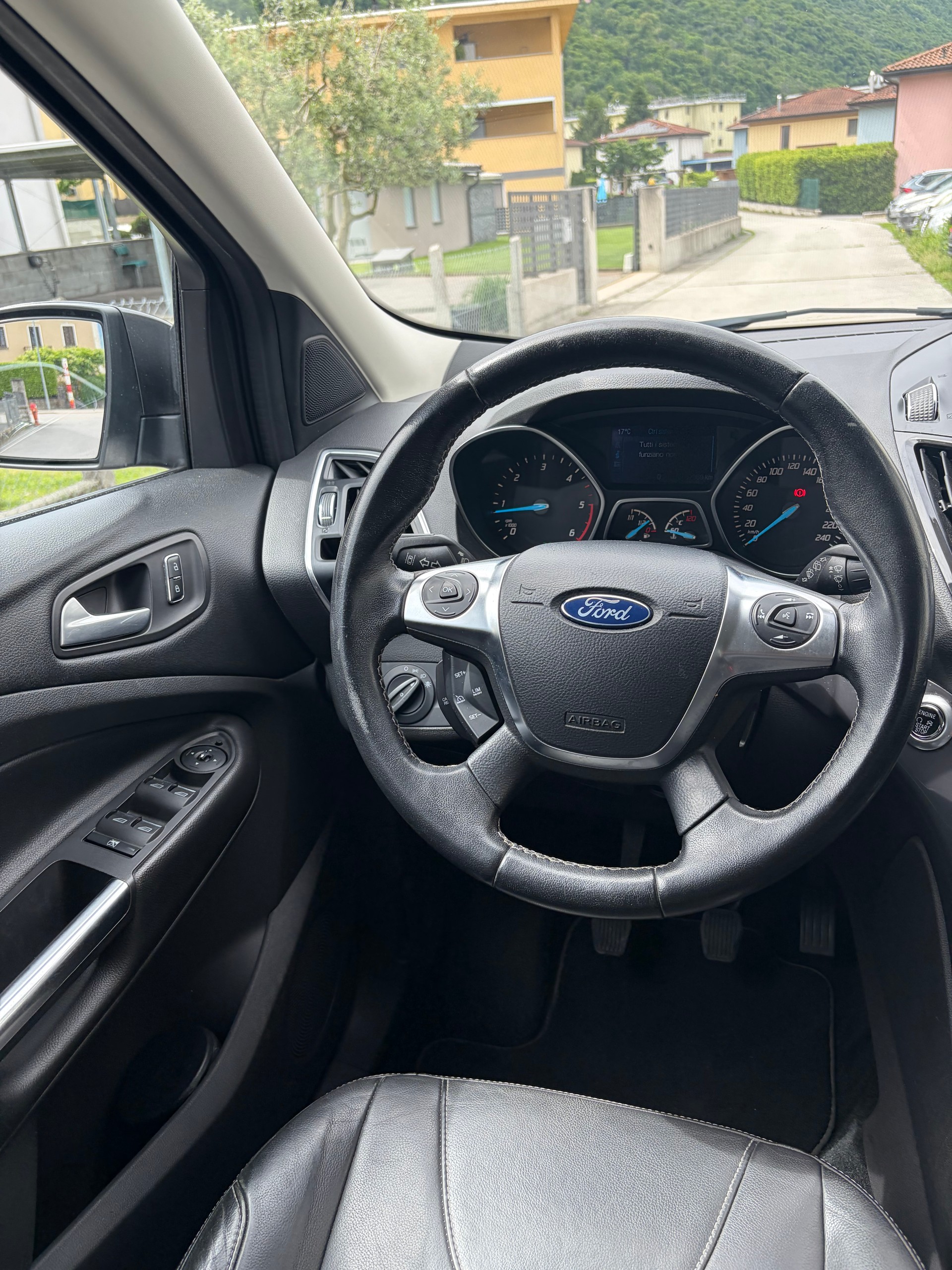 FORD Kuga 2.0 TDCi Carving 4WD-image-13