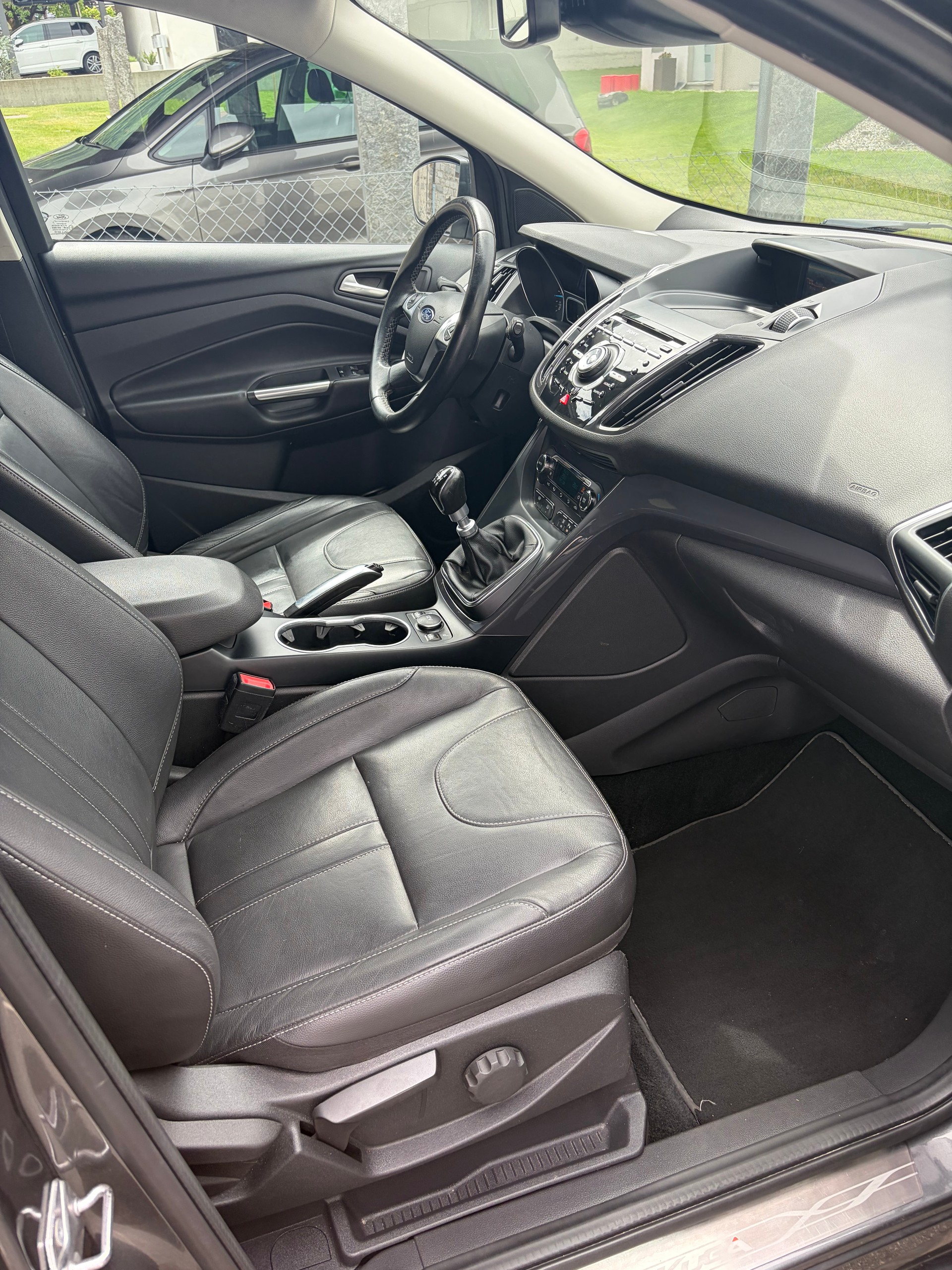 FORD Kuga 2.0 TDCi Carving 4WD-image-5