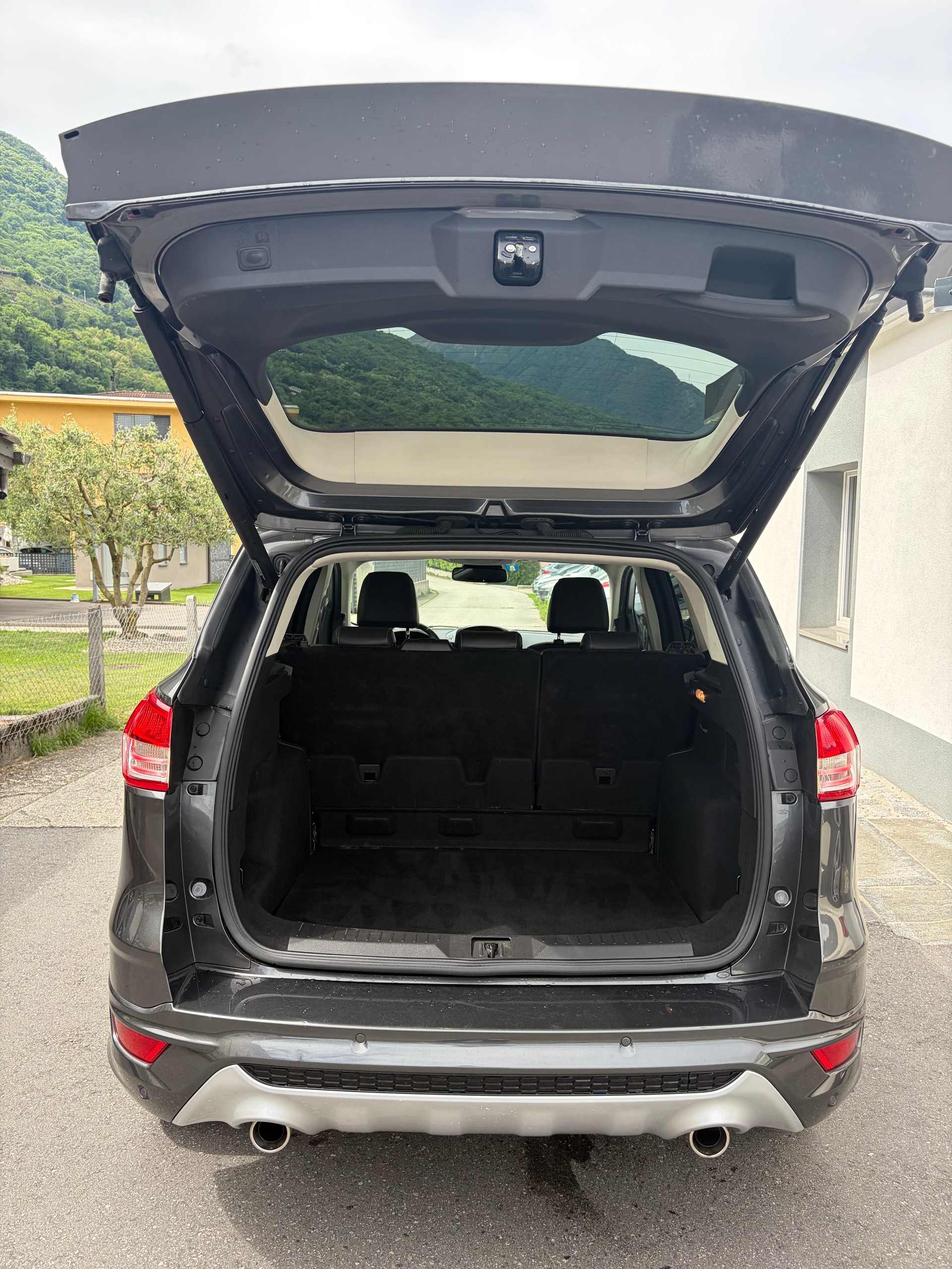 FORD Kuga 2.0 TDCi Carving 4WD-image-10