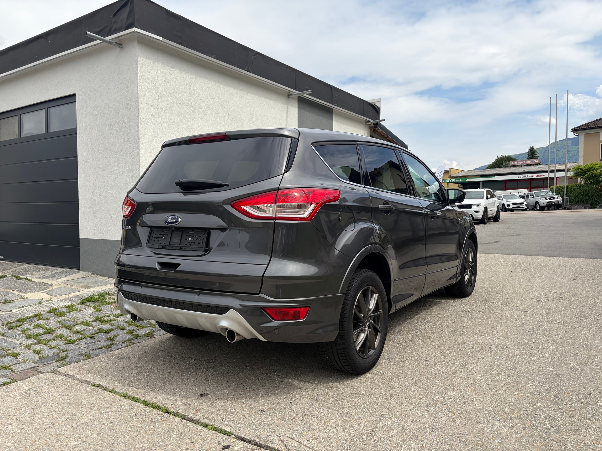 FORD Kuga 2.0 TDCi Carving 4WD-image-2