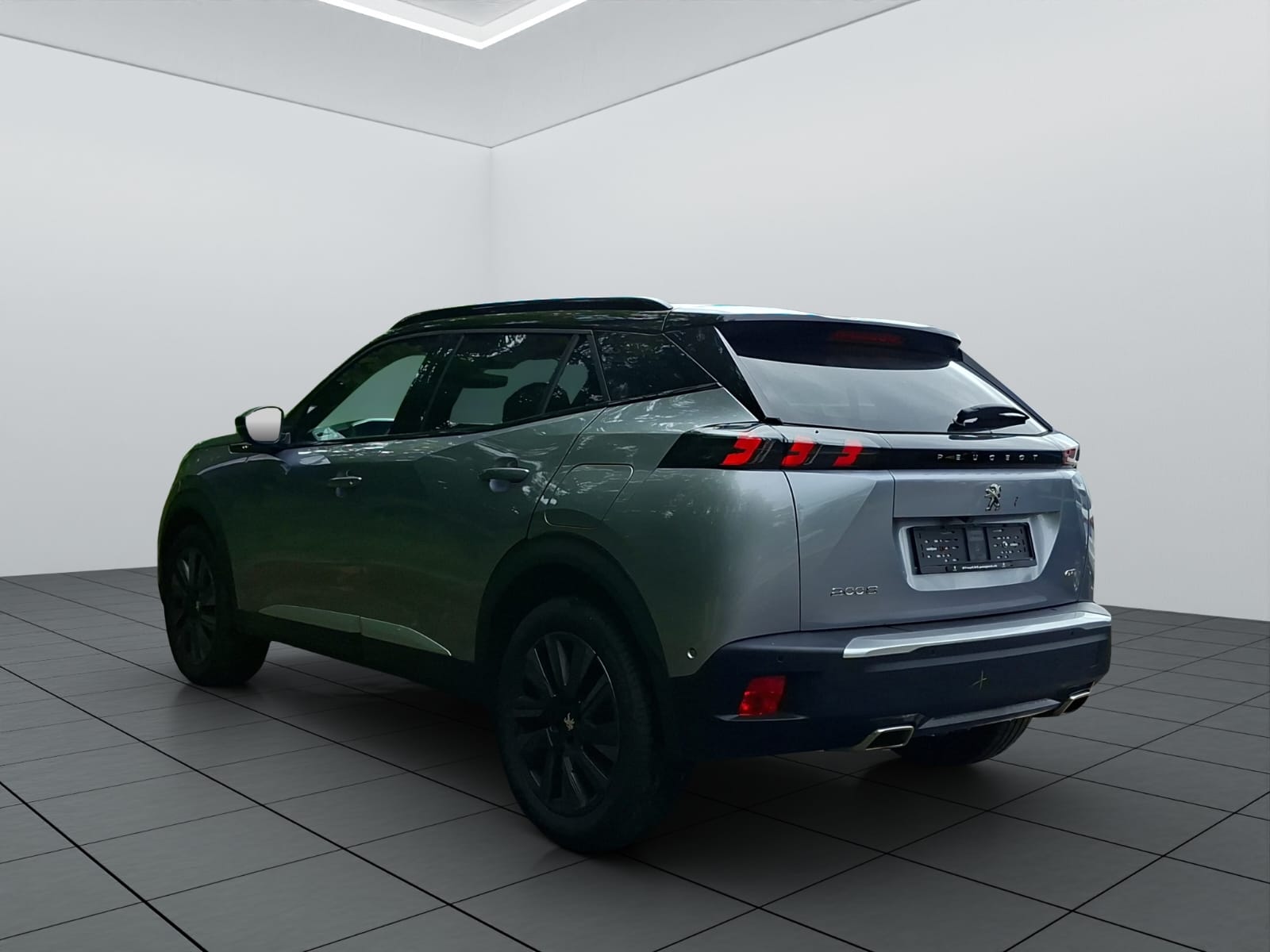 PEUGEOT 2008 1.2 PureTech GT EAT8-image-4