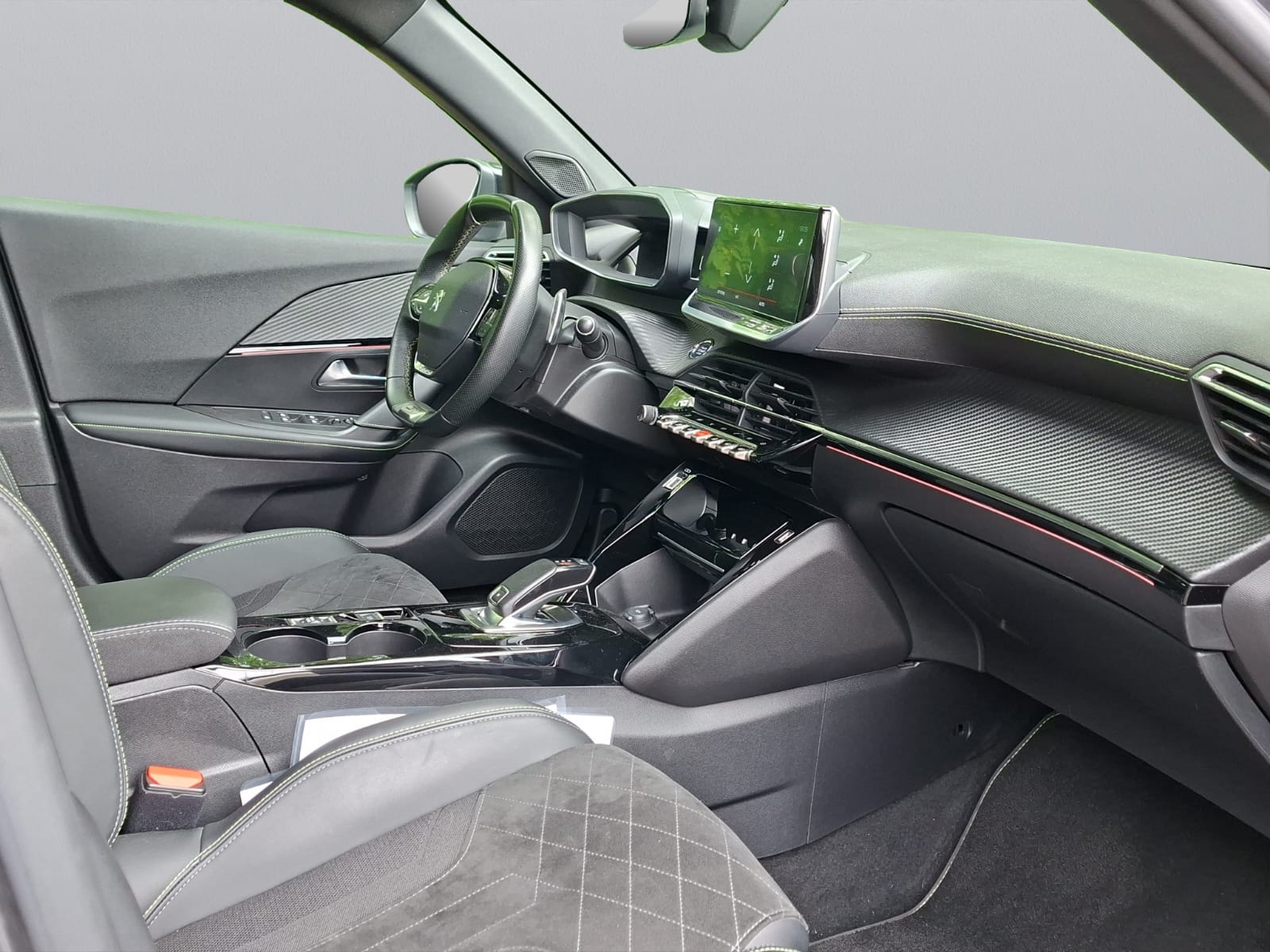 PEUGEOT 2008 1.2 PureTech GT EAT8-image-12