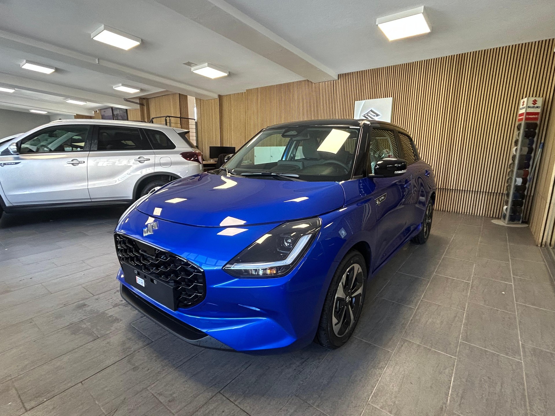 SUZUKI Swift 1.2 Sakura Top Hybrid-image-3
