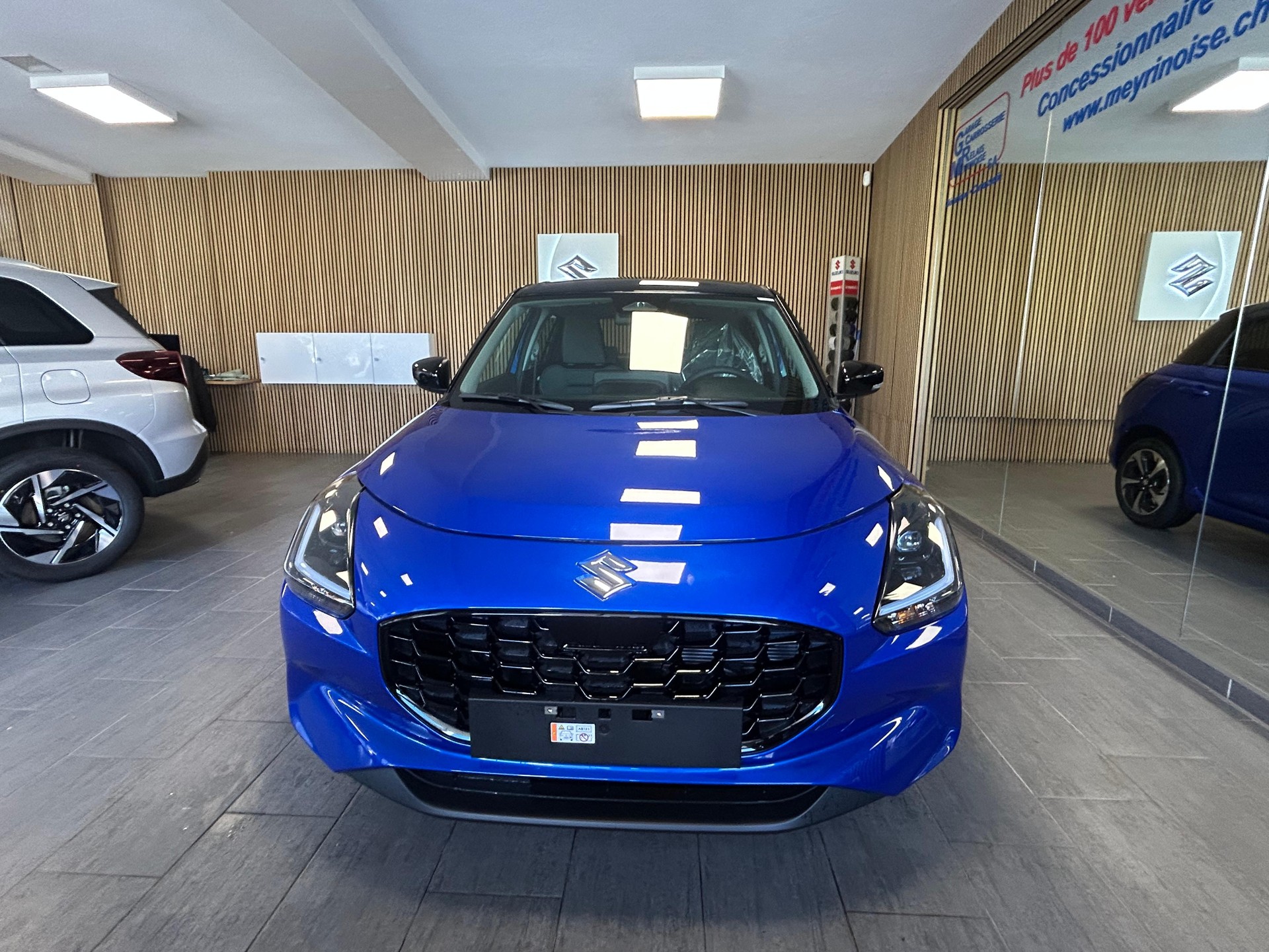 SUZUKI Swift 1.2 Sakura Top Hybrid-image-2