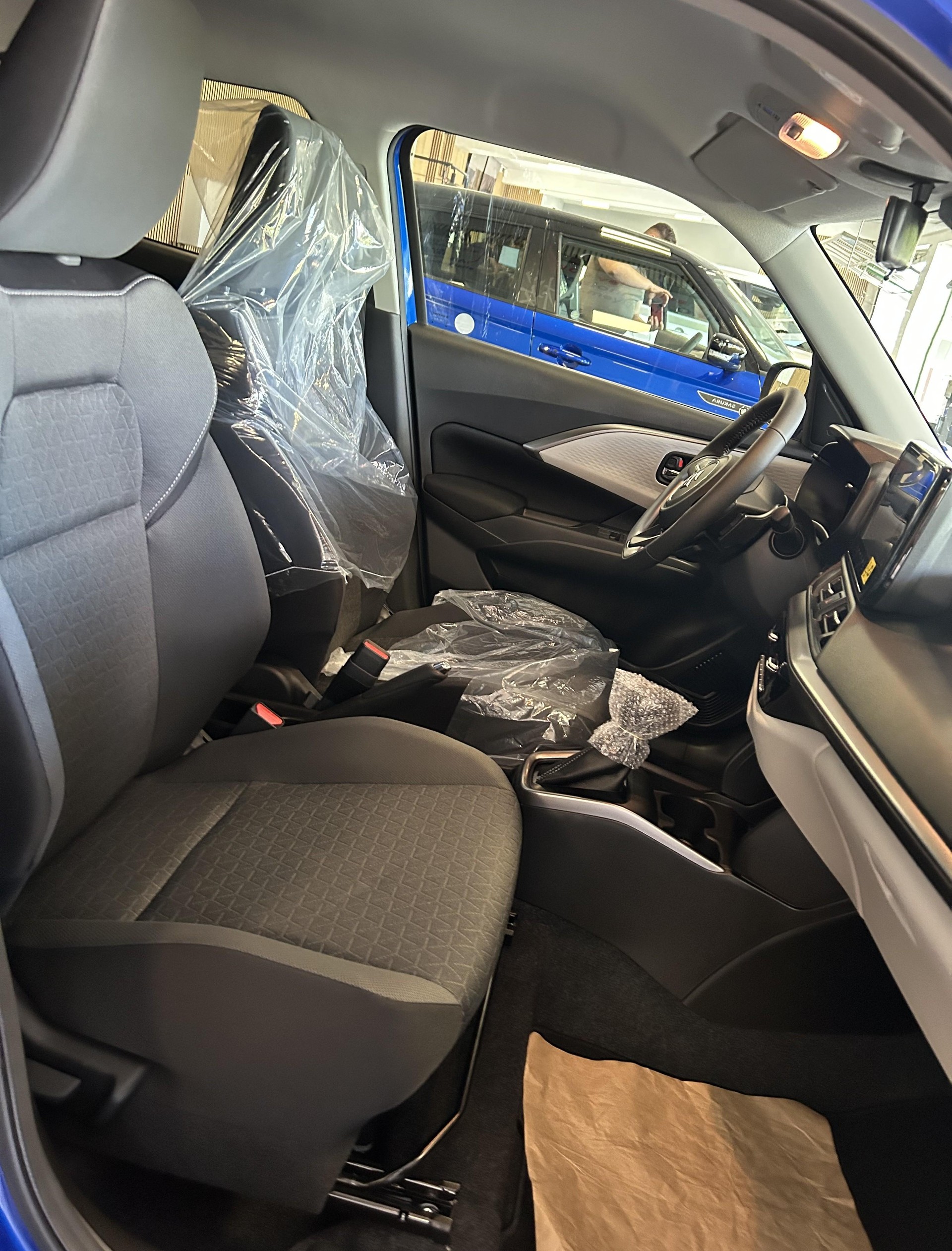 SUZUKI Swift 1.2 Sakura Top Hybrid-image-12