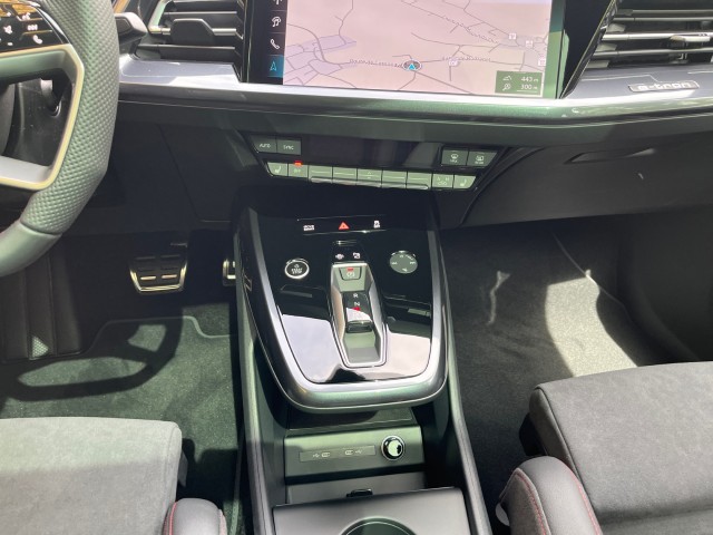 AUDI Q4 e-tron 45 Edition Swiss Ski quattro-image-14
