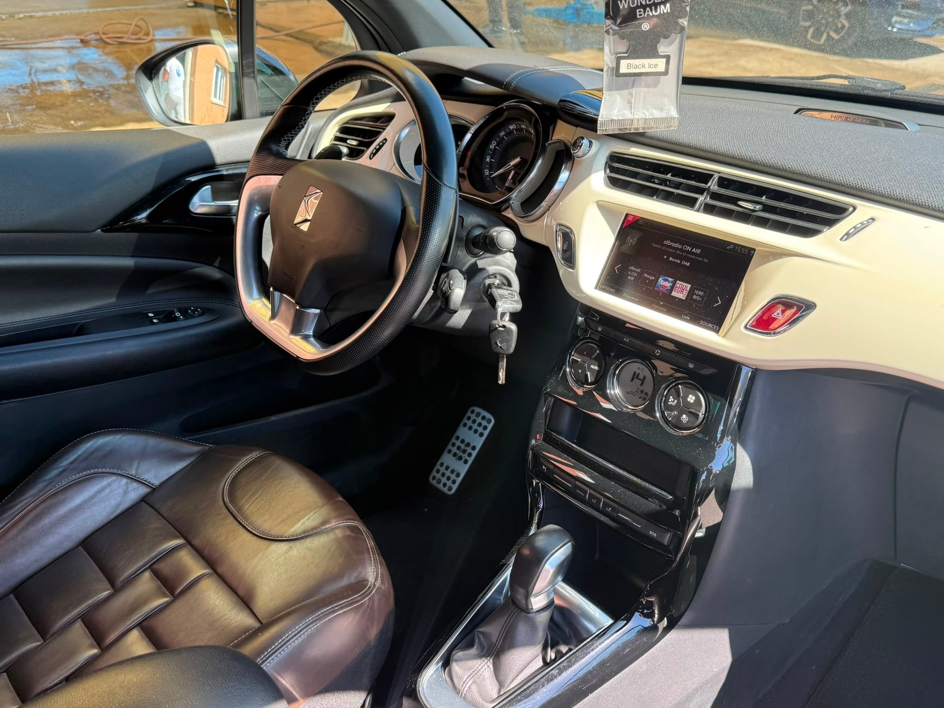 DS AUTOMOBILES DS 3 1.2 PureTech Chic EAT6-image-12