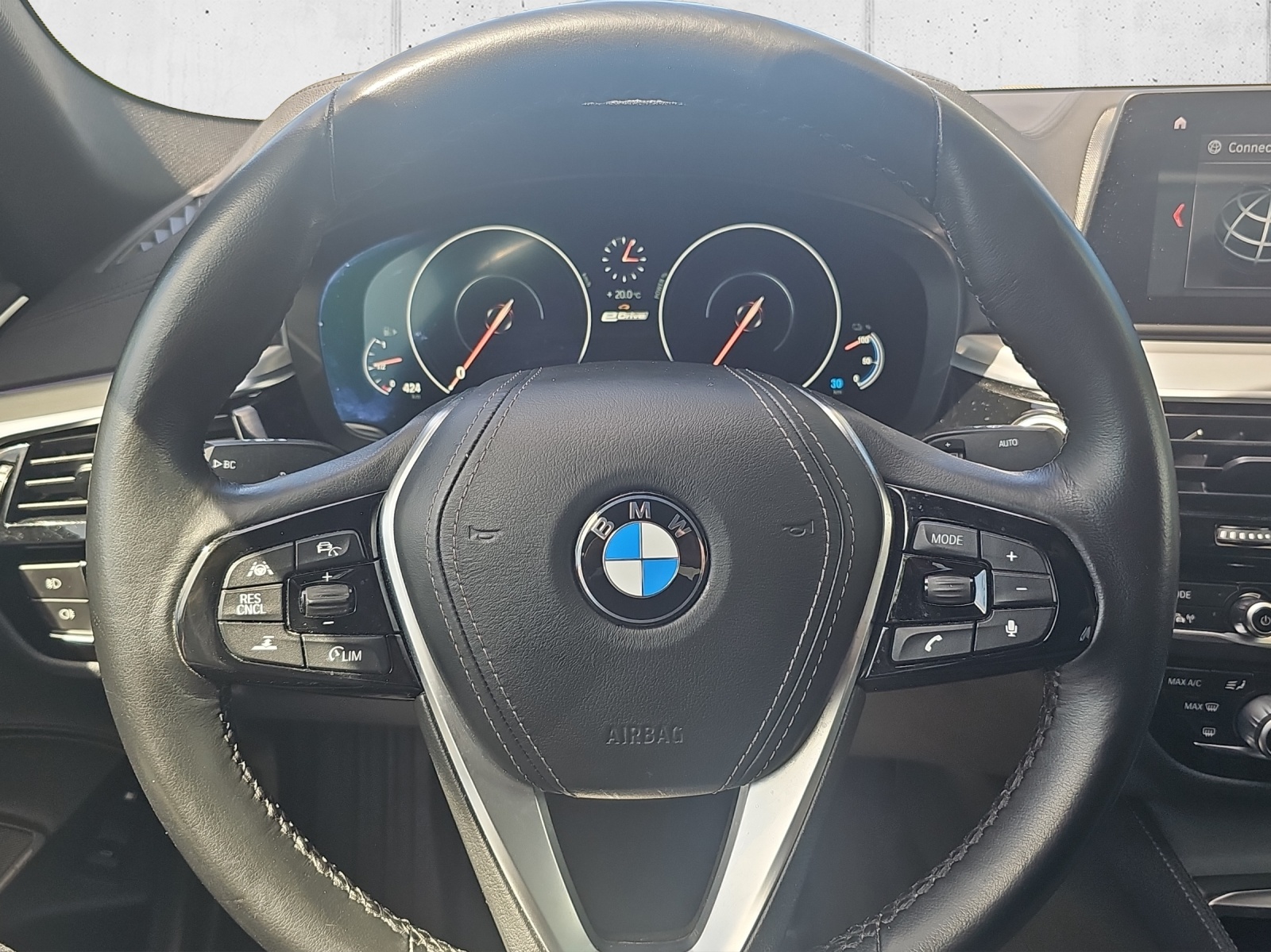 BMW 530e Luxury Line-image-11