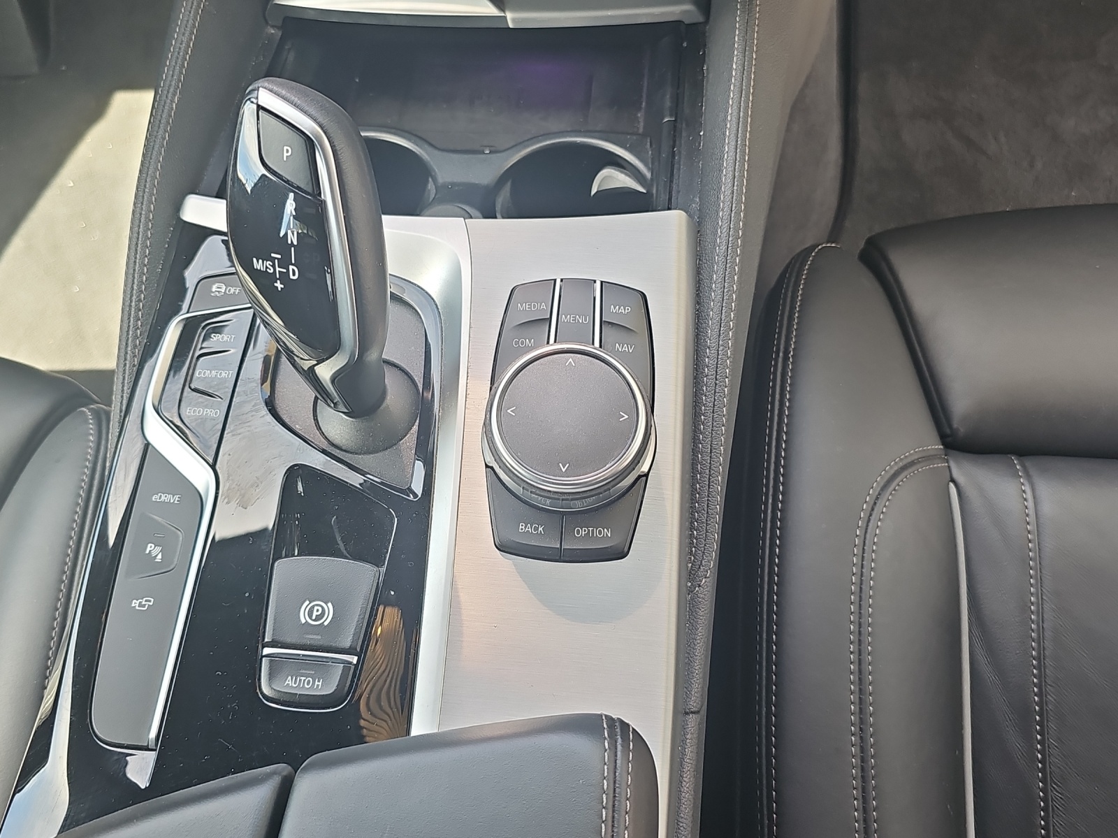 BMW 530e Luxury Line-image-18