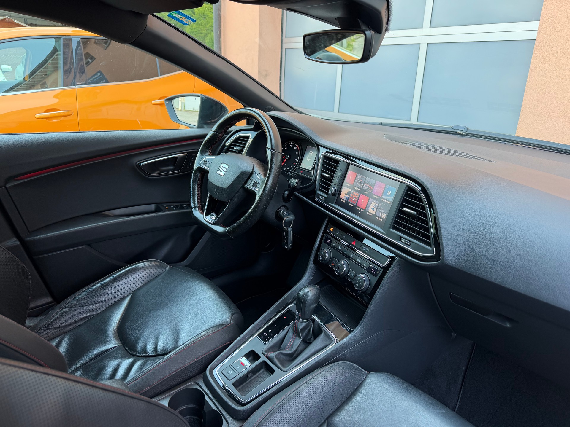 SEAT Leon 1.5 TSI EVO SWISS FR DSG-image-11