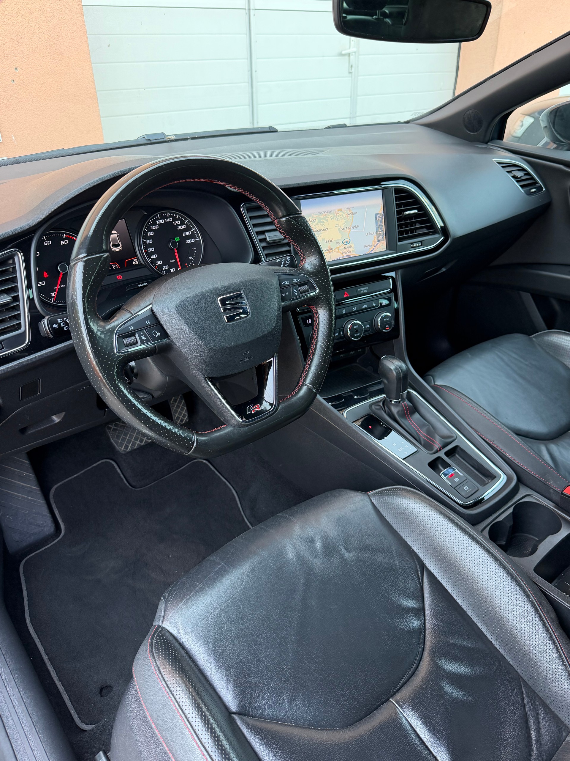 SEAT Leon 1.5 TSI EVO SWISS FR DSG-image-6