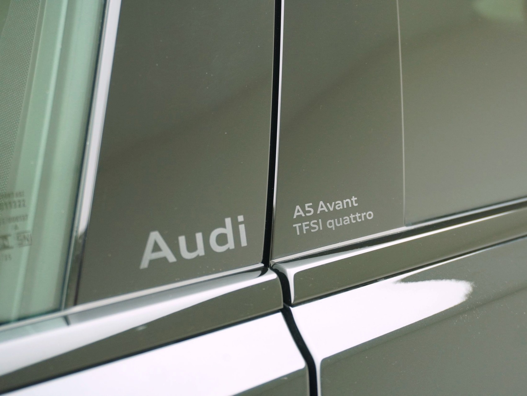 AUDI A5 Avant 2.0 TFSI S line quattro S-Tronic **Audi Werksgarantie bis 08/2030**-image-7