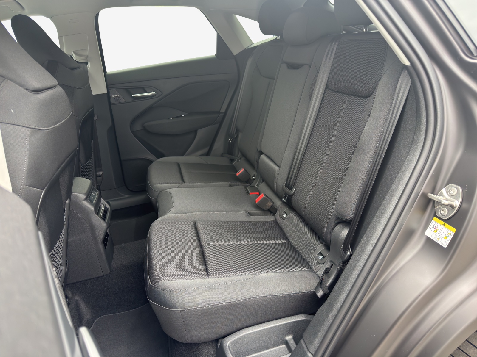 AUDI Q3 Sportback e-hybrid 200 kW S tronig-image-11
