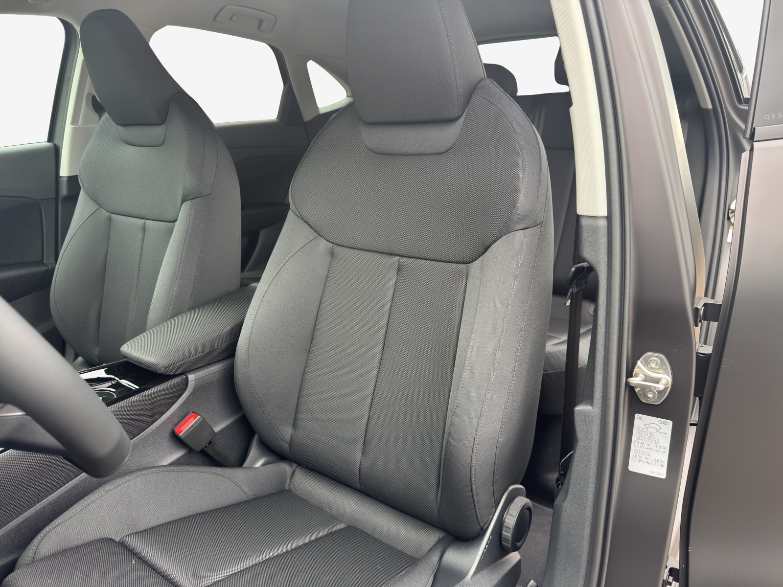 AUDI Q3 Sportback e-hybrid 200 kW S tronig-image-10