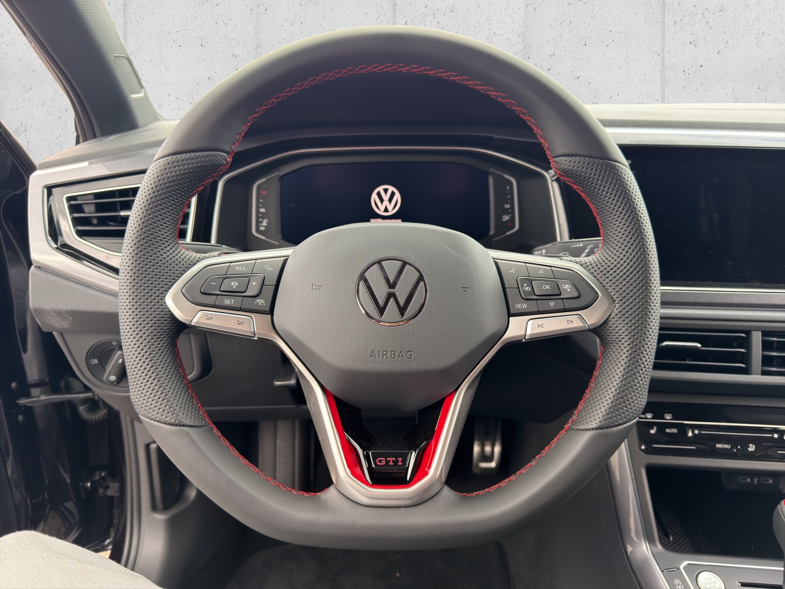 VW Polo 2.0 TSI GTI DSG-image-9