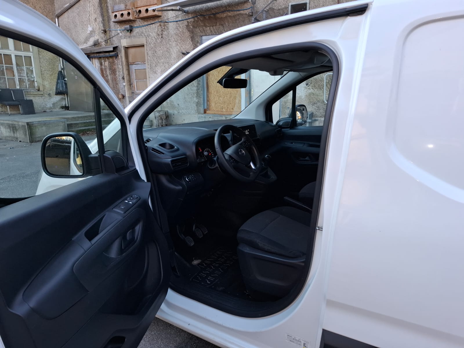 OPEL Combo Life 1.5 Essentia-image-5