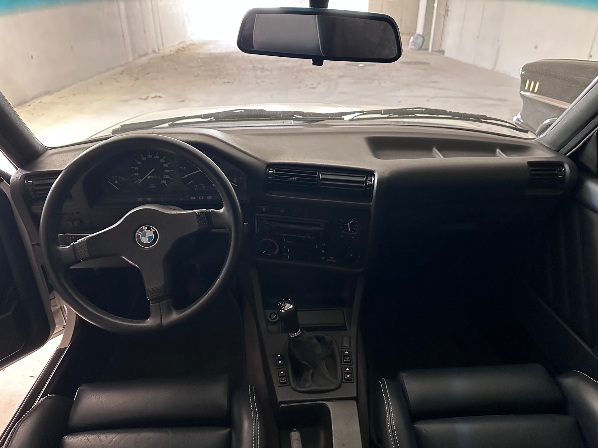 BMW 325i ABS-image-2
