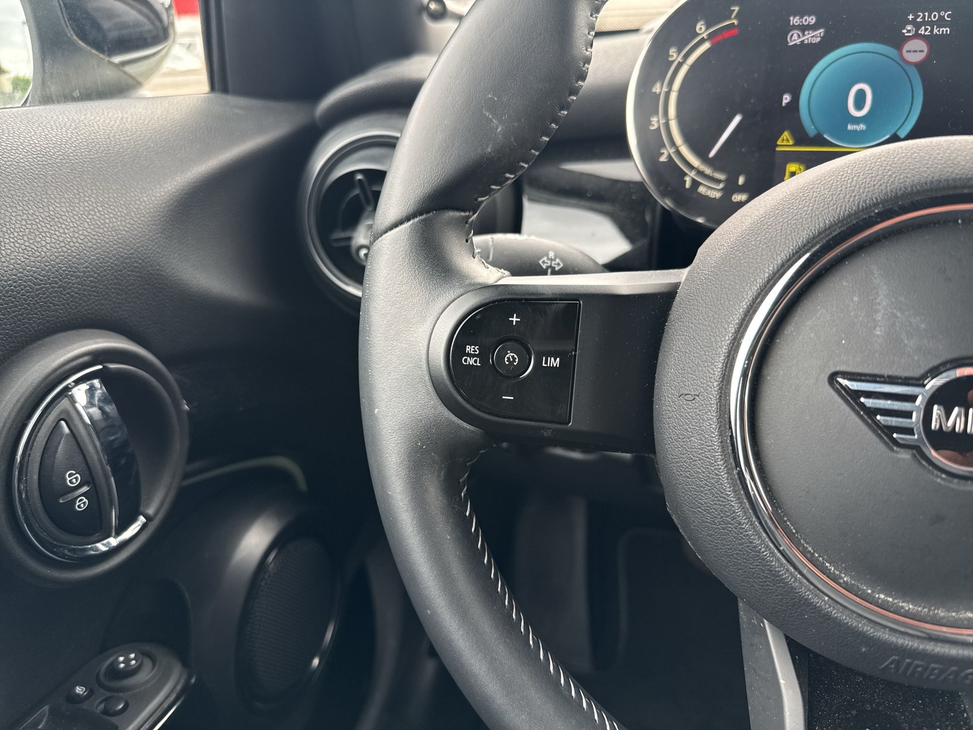 MINI Cooper Steptronic DKG-image-14