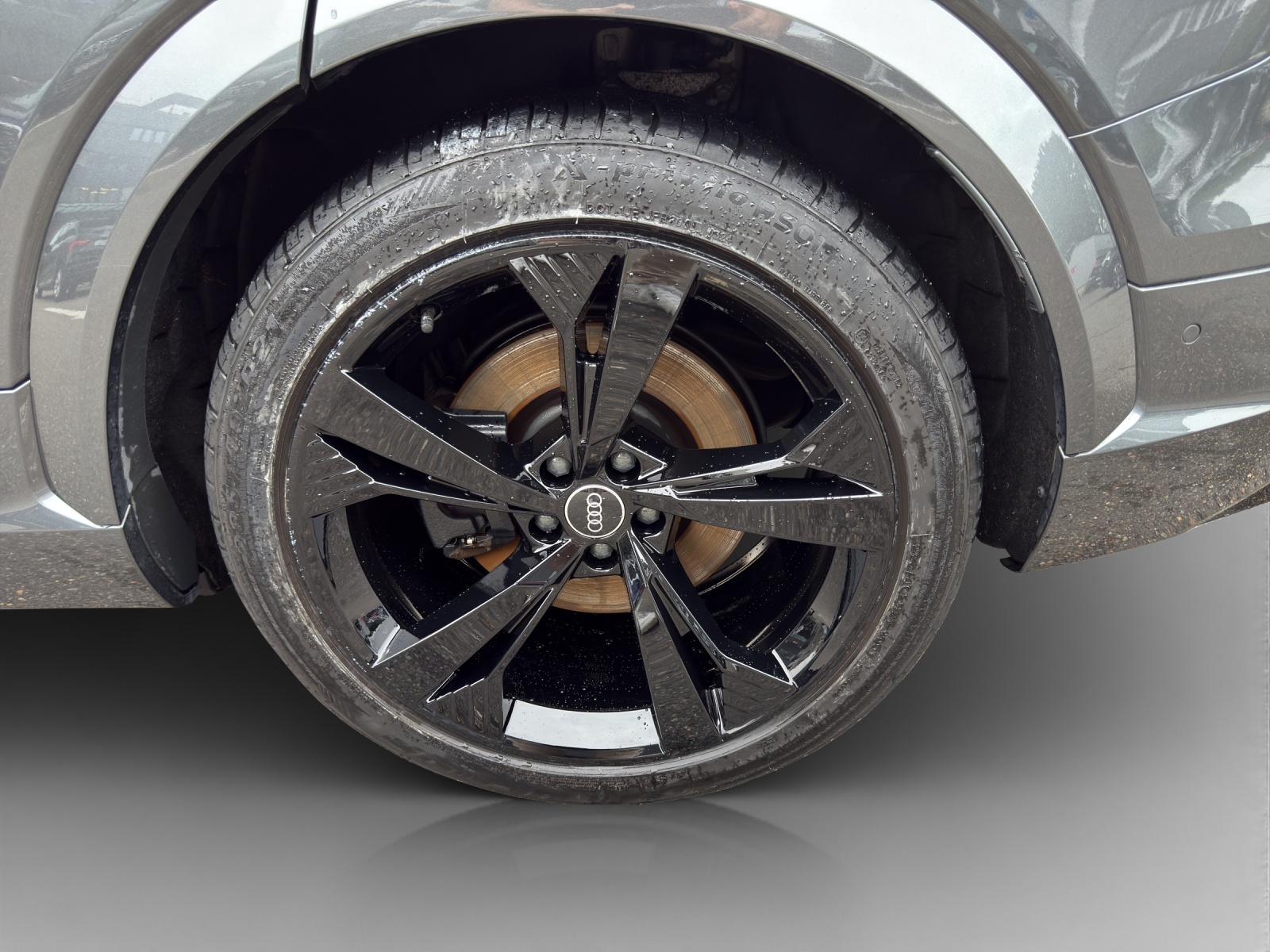 AUDI e-tron S quattro-image-15