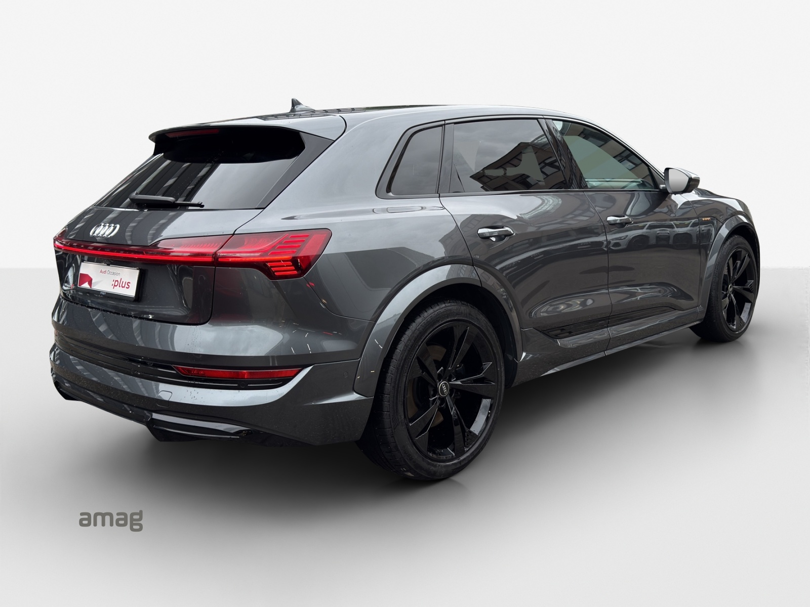 AUDI e-tron S quattro-image-5