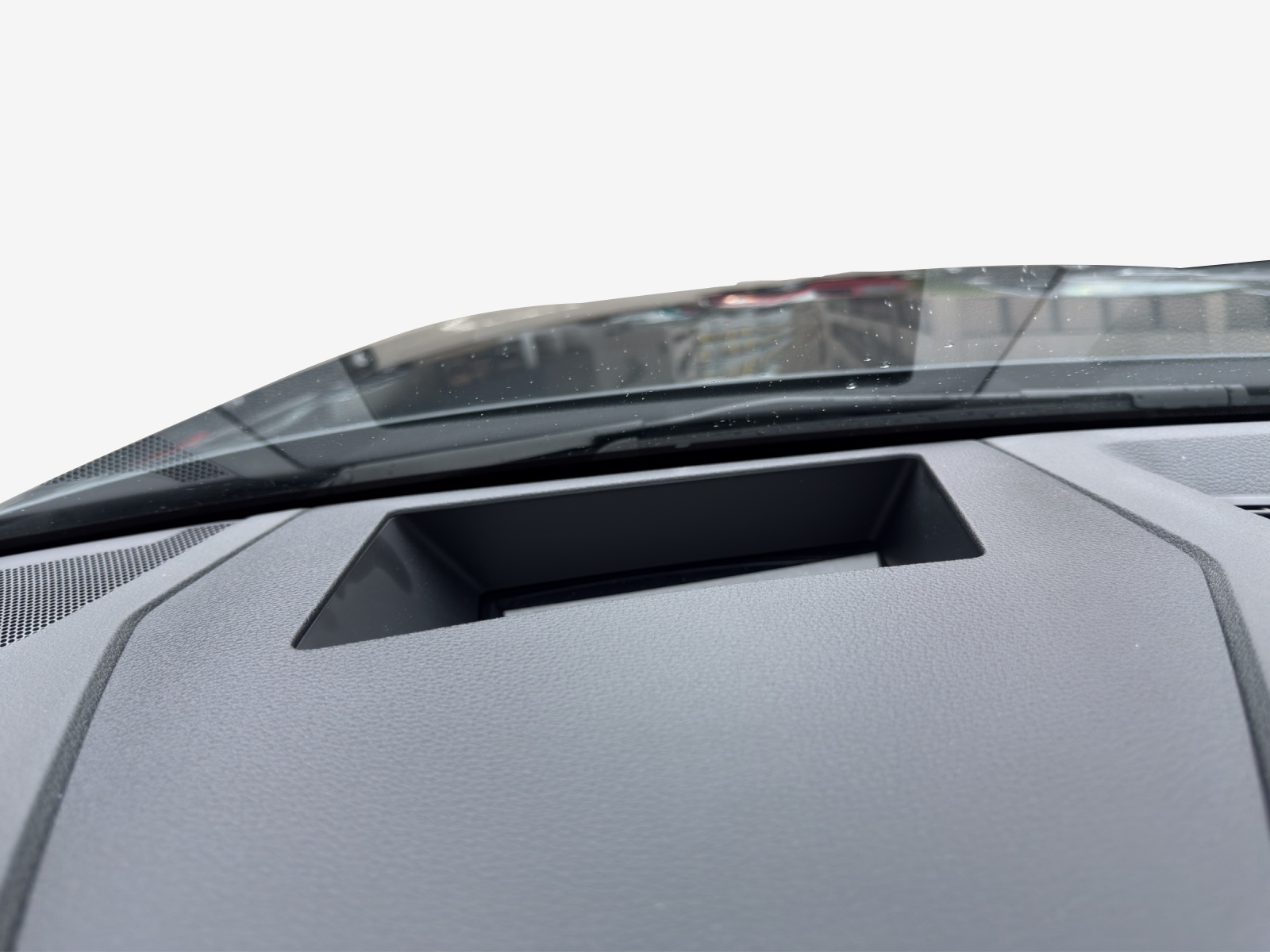AUDI e-tron S quattro-image-16