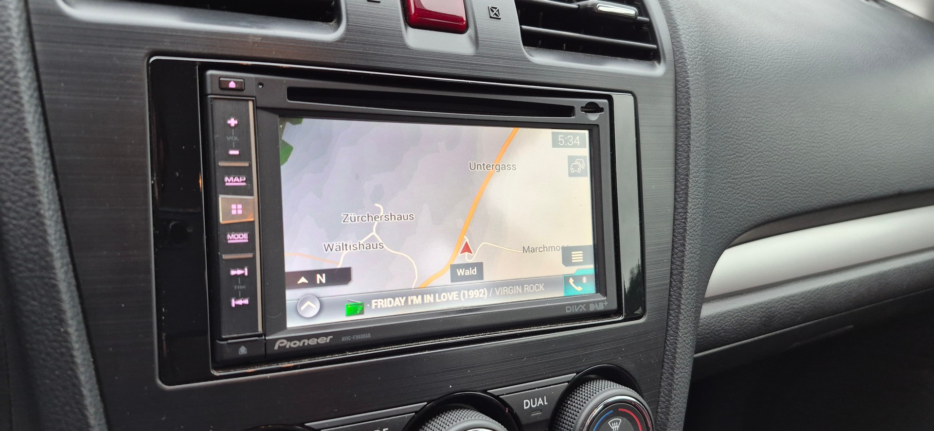 SUBARU Forester 2.0i Swiss-image-16