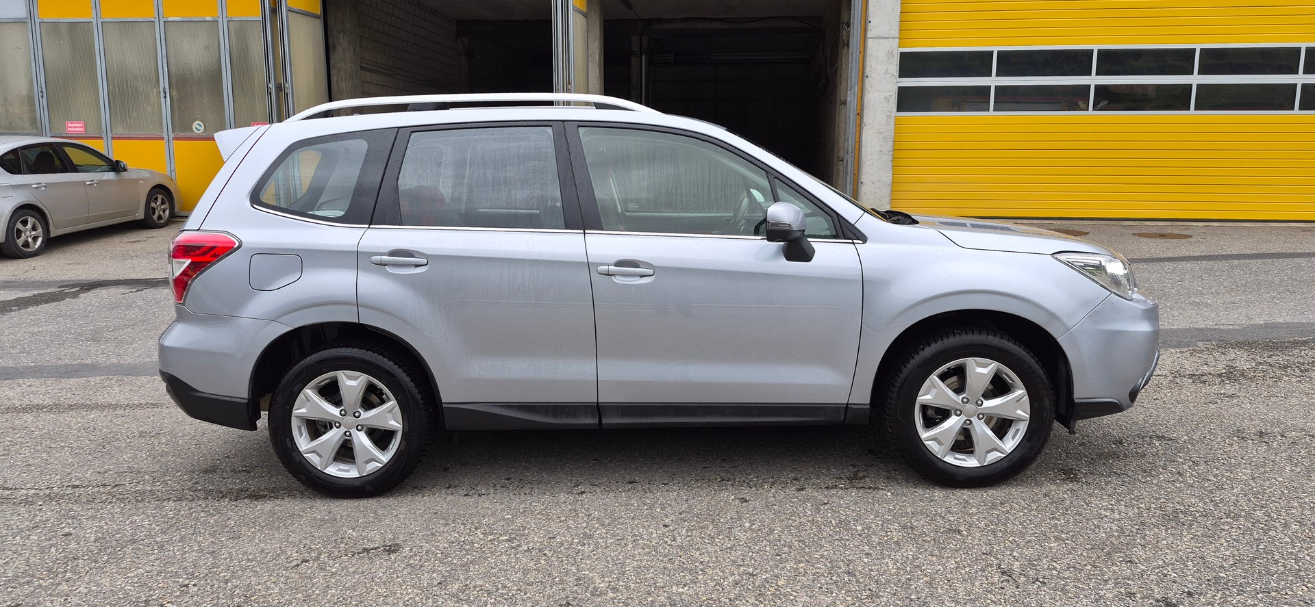 SUBARU Forester 2.0i Swiss-image-3