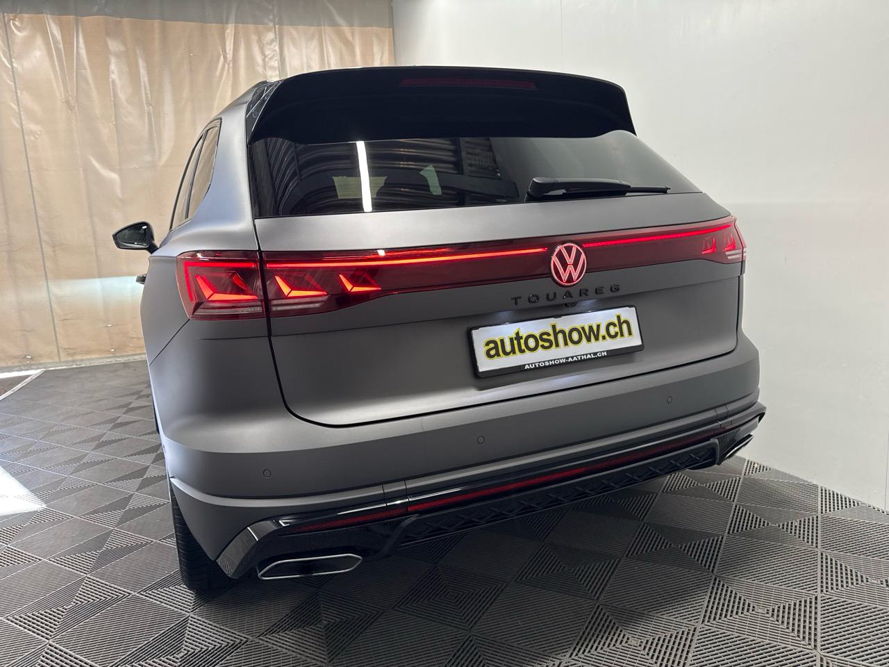 VW Touareg 3.0 TDI R-Line Black Edition-image-18