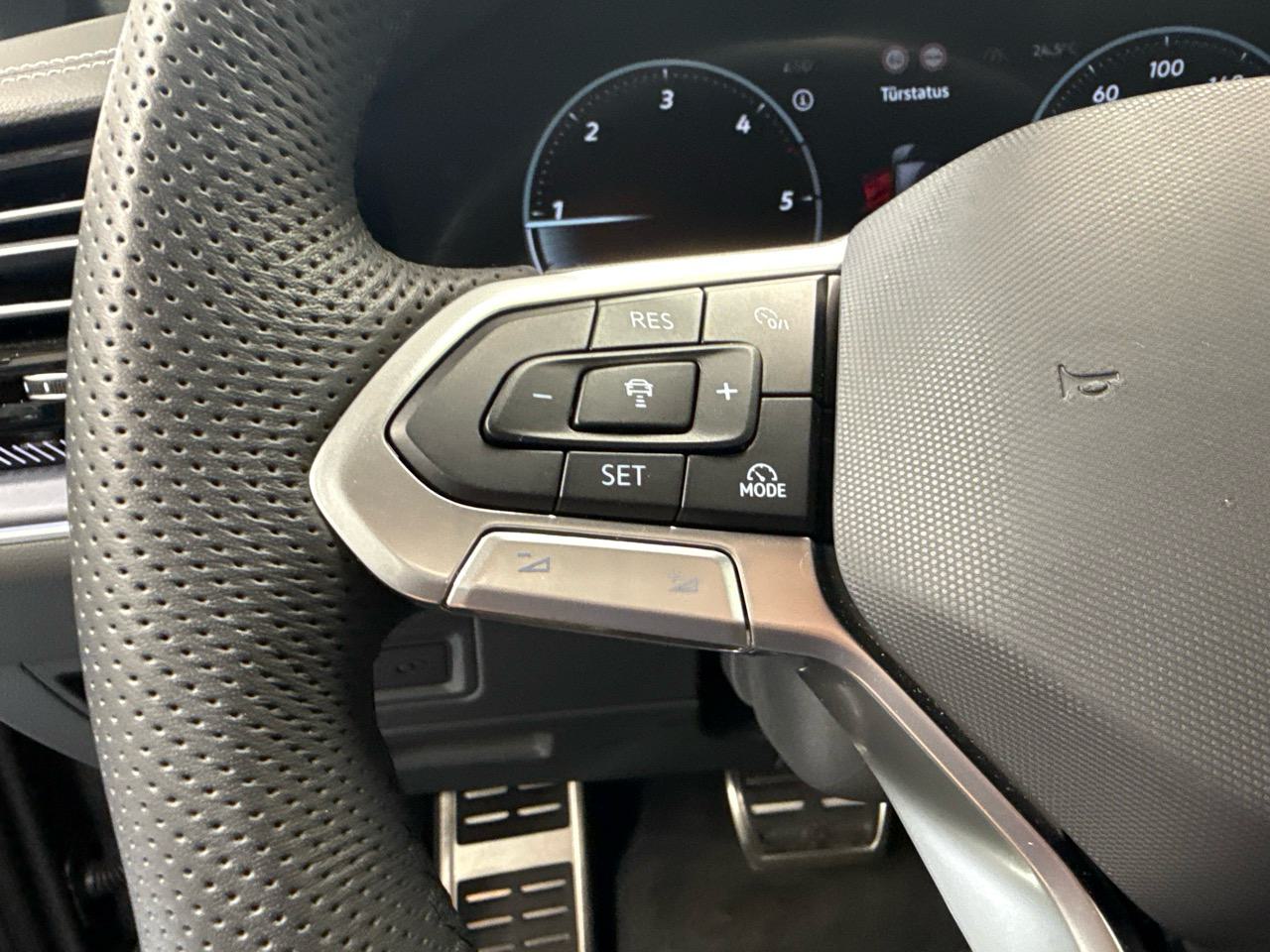 VW Touareg 3.0 TDI R-Line Black Edition-image-10