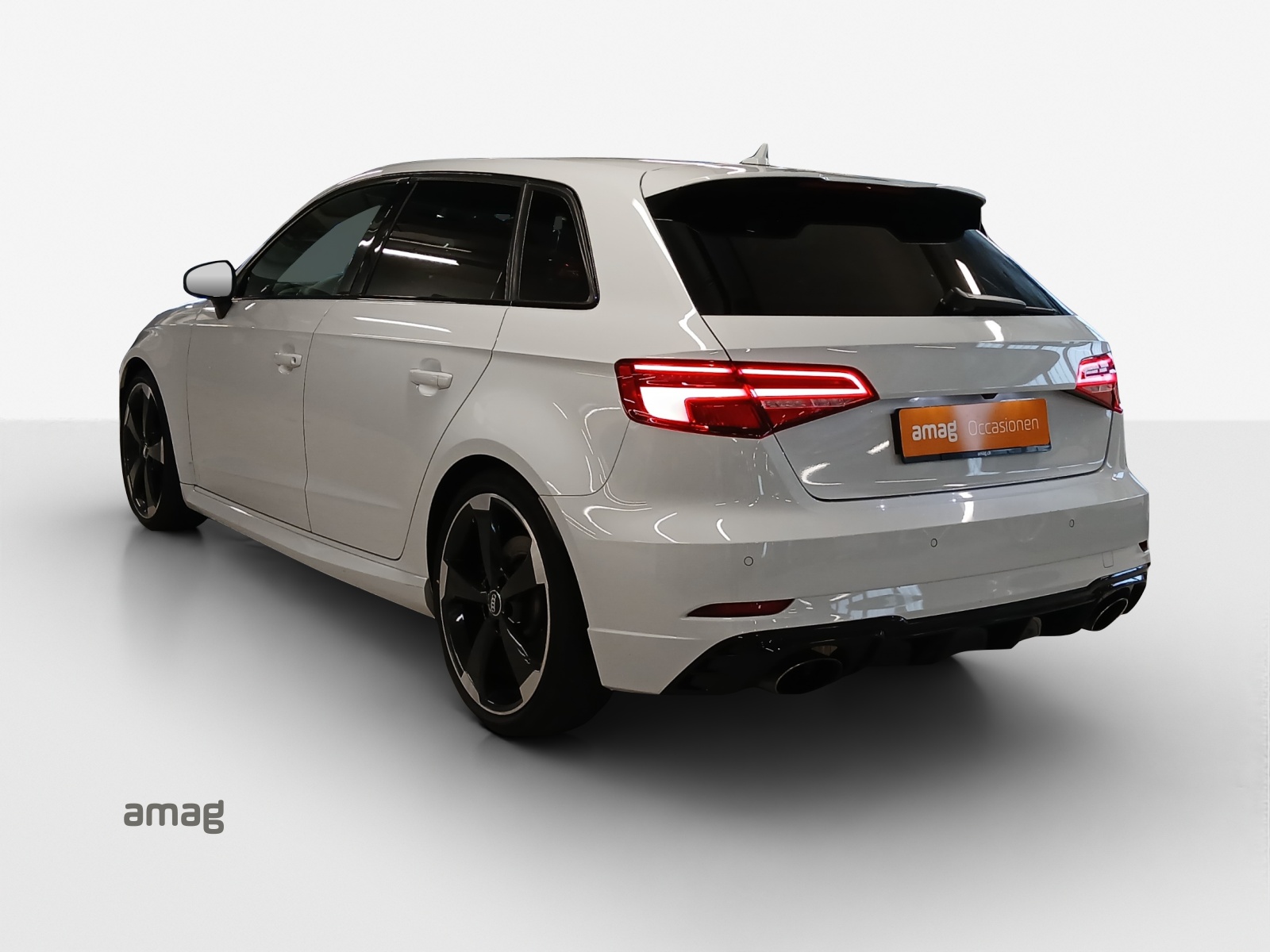 AUDI RS3 Sportback 2.5 TSI quattro S-tronic-image-2