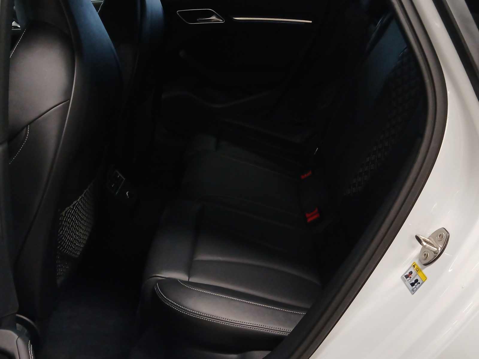AUDI RS3 Sportback 2.5 TSI quattro S-tronic-image-11