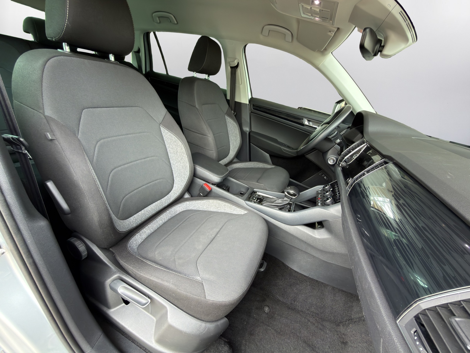 SKODA Kodiaq 2.0 TSI DSG Drive 4x4-image-11