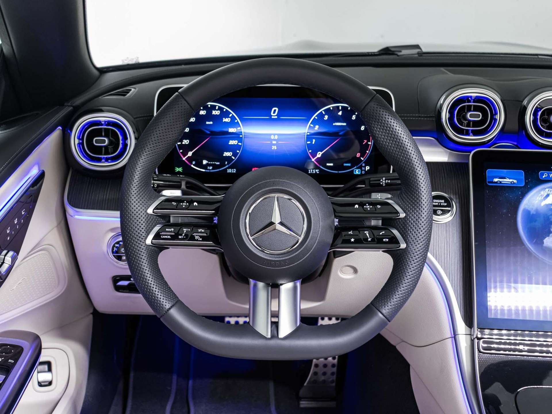 MERCEDES-BENZ CLE 200 4MATIC Cabriolet-image-9