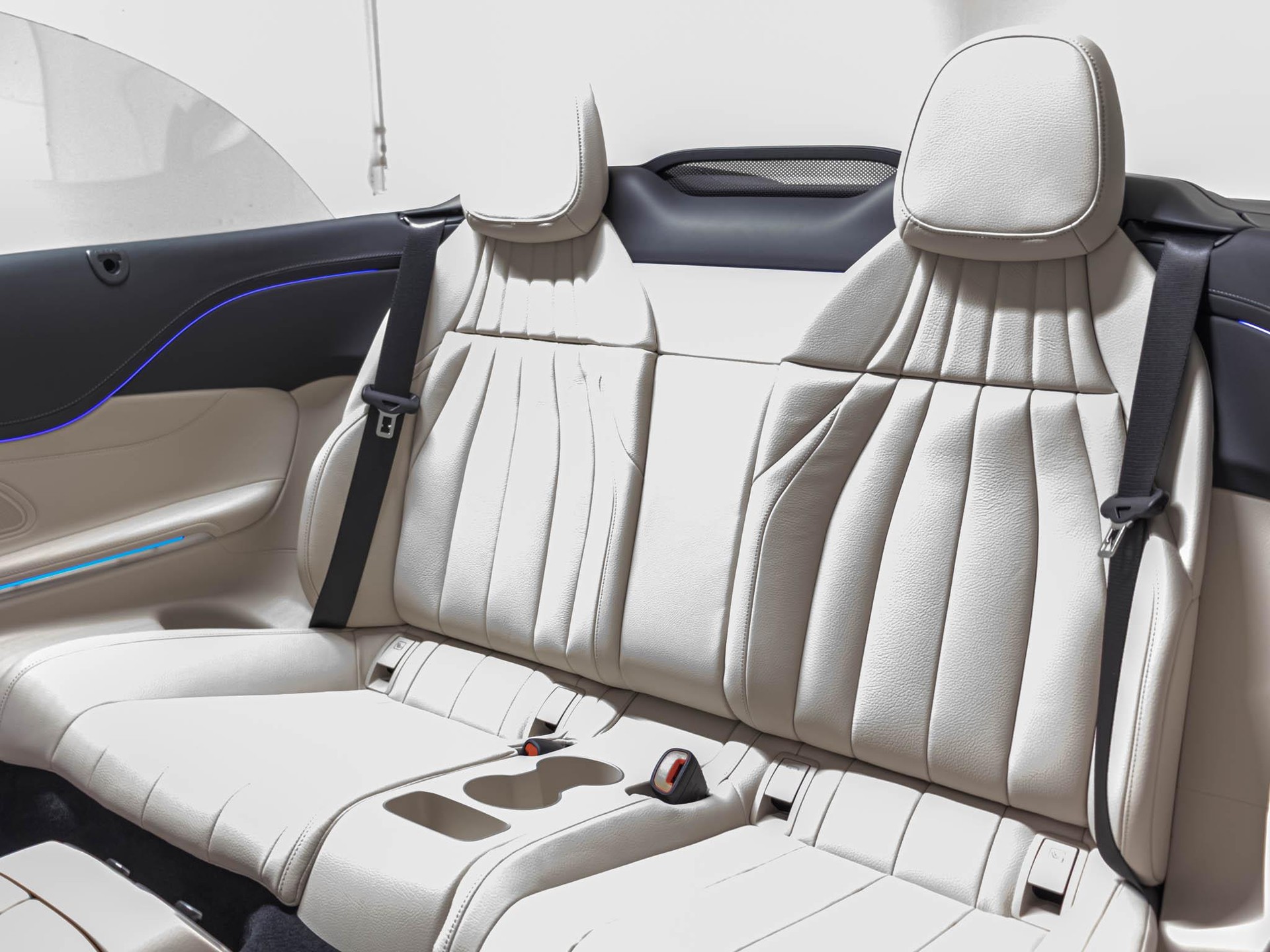 MERCEDES-BENZ CLE 200 4MATIC Cabriolet-image-7